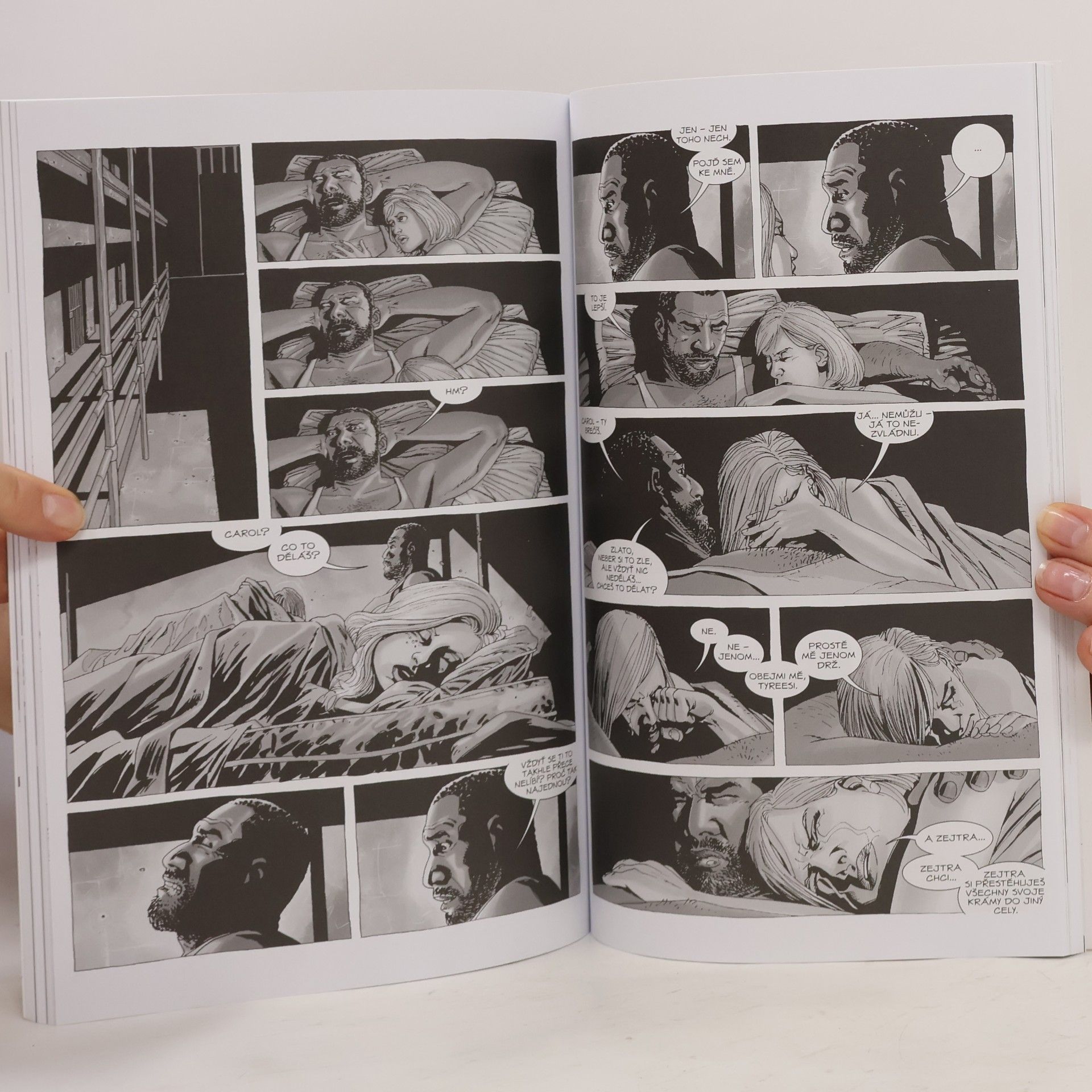 Robert Kirkman Živí mrtví. Díl 4. Touha je slepá