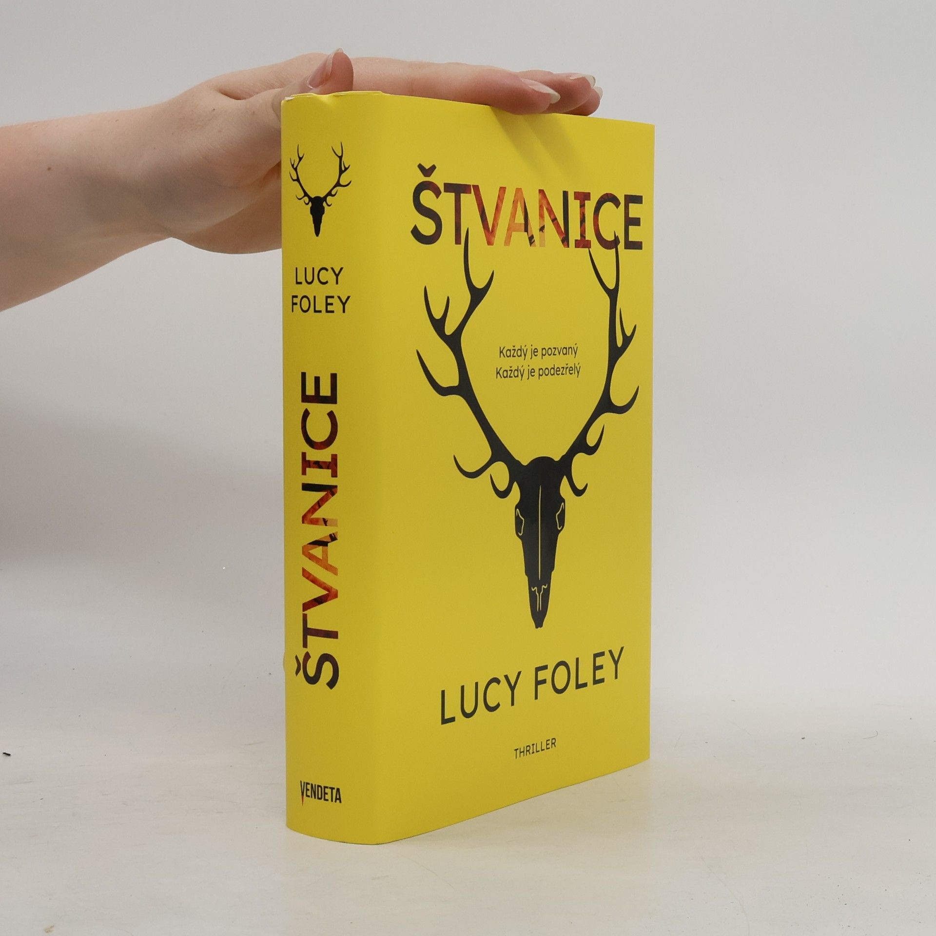 Lucy Foley Štvanice
