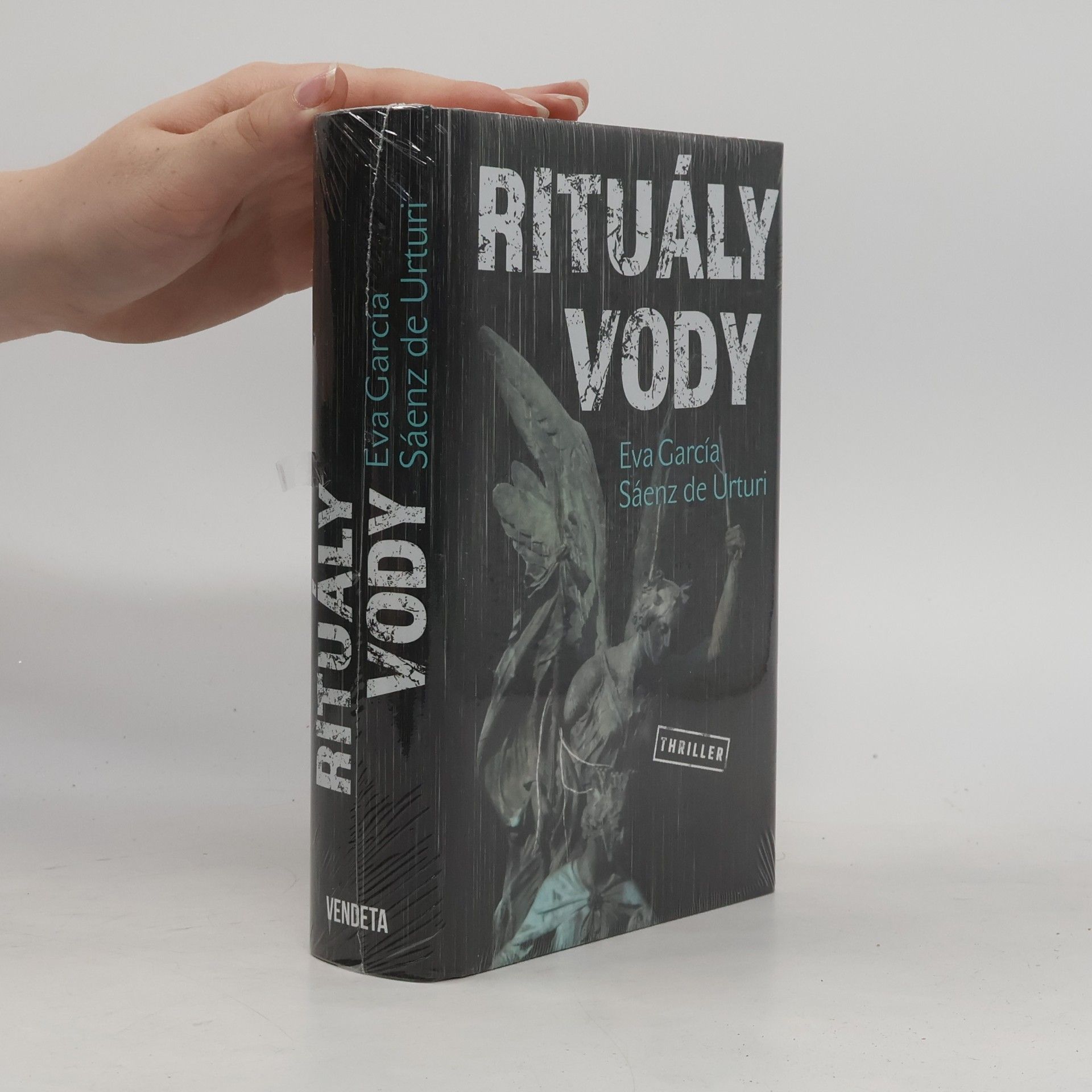 Eva García Sáenz de Urturi Rituály vody