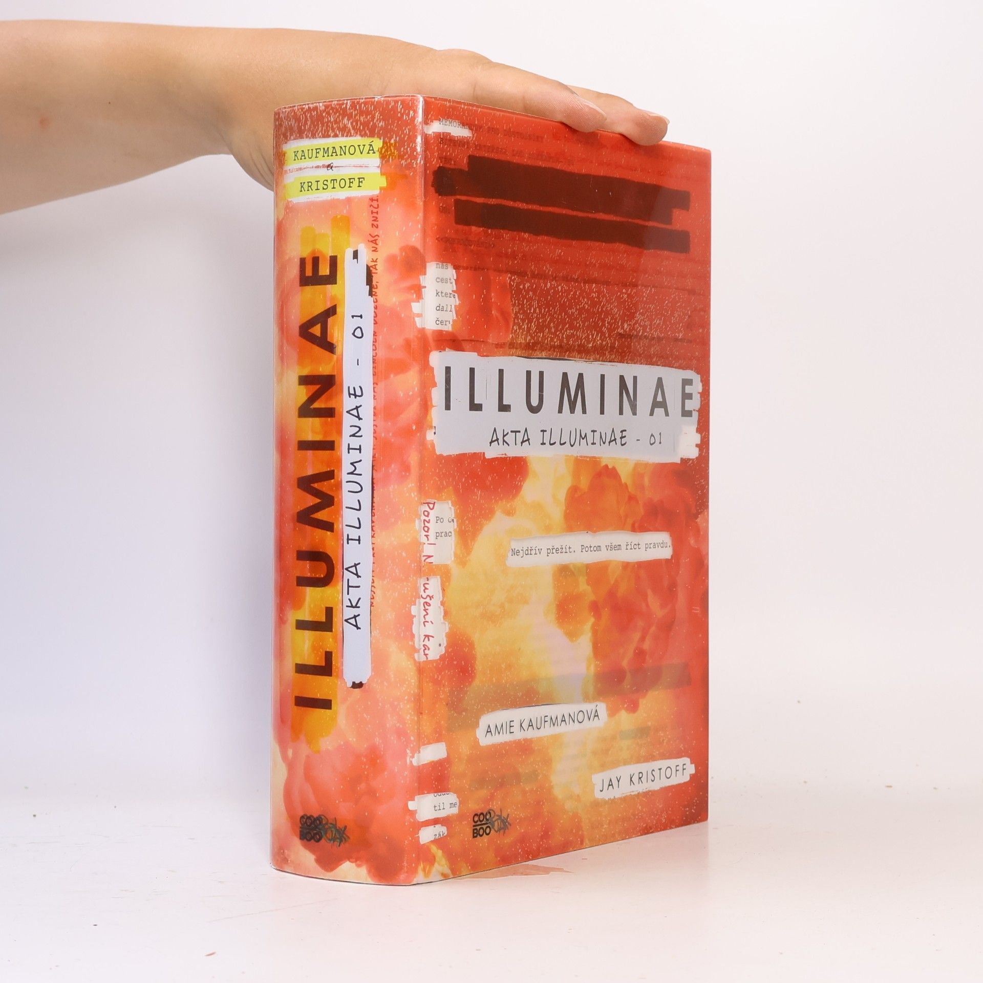 Amie Kaufman Akta illuminae 01, Illuminae