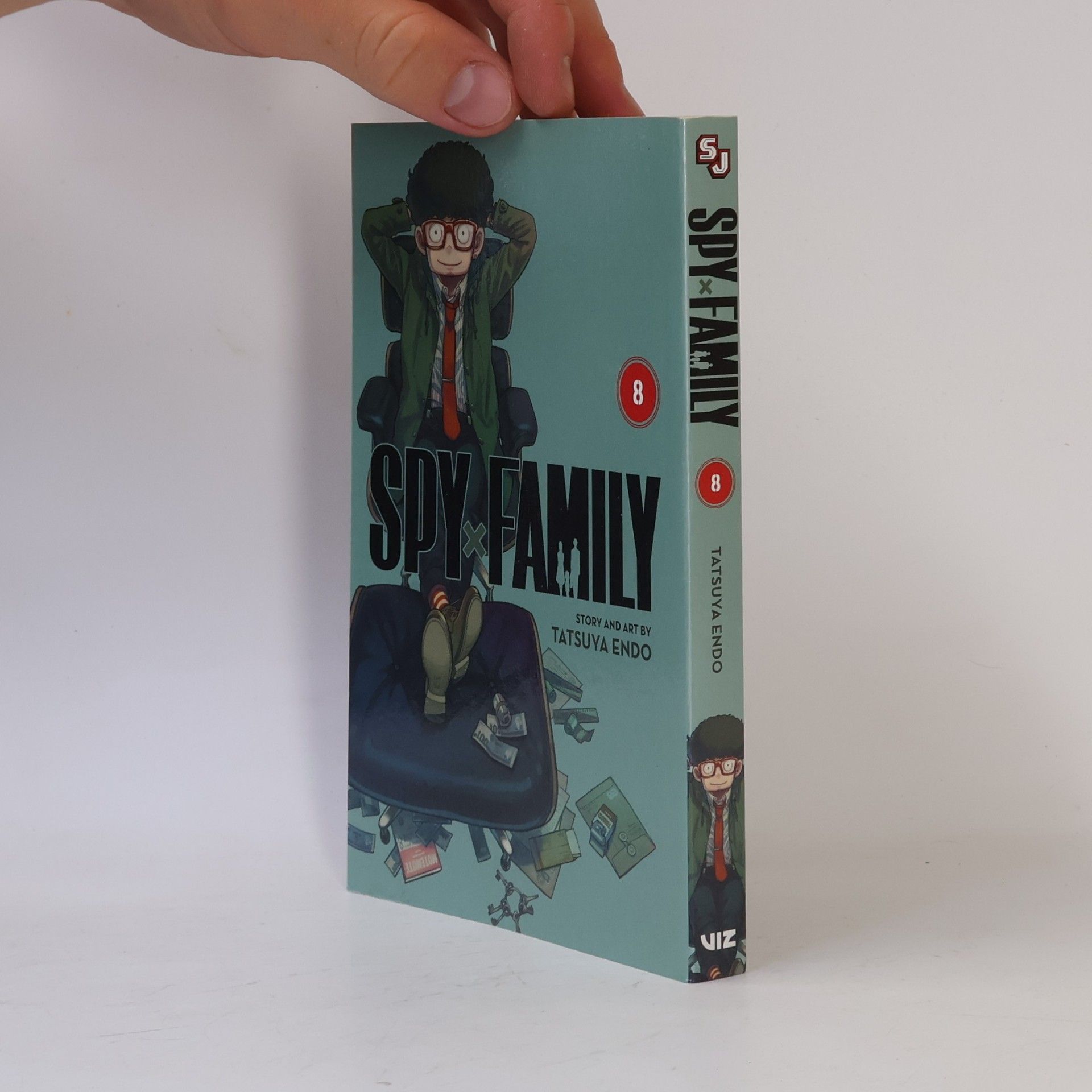 Tacuja Endó Spy x Family, Vol. 8
