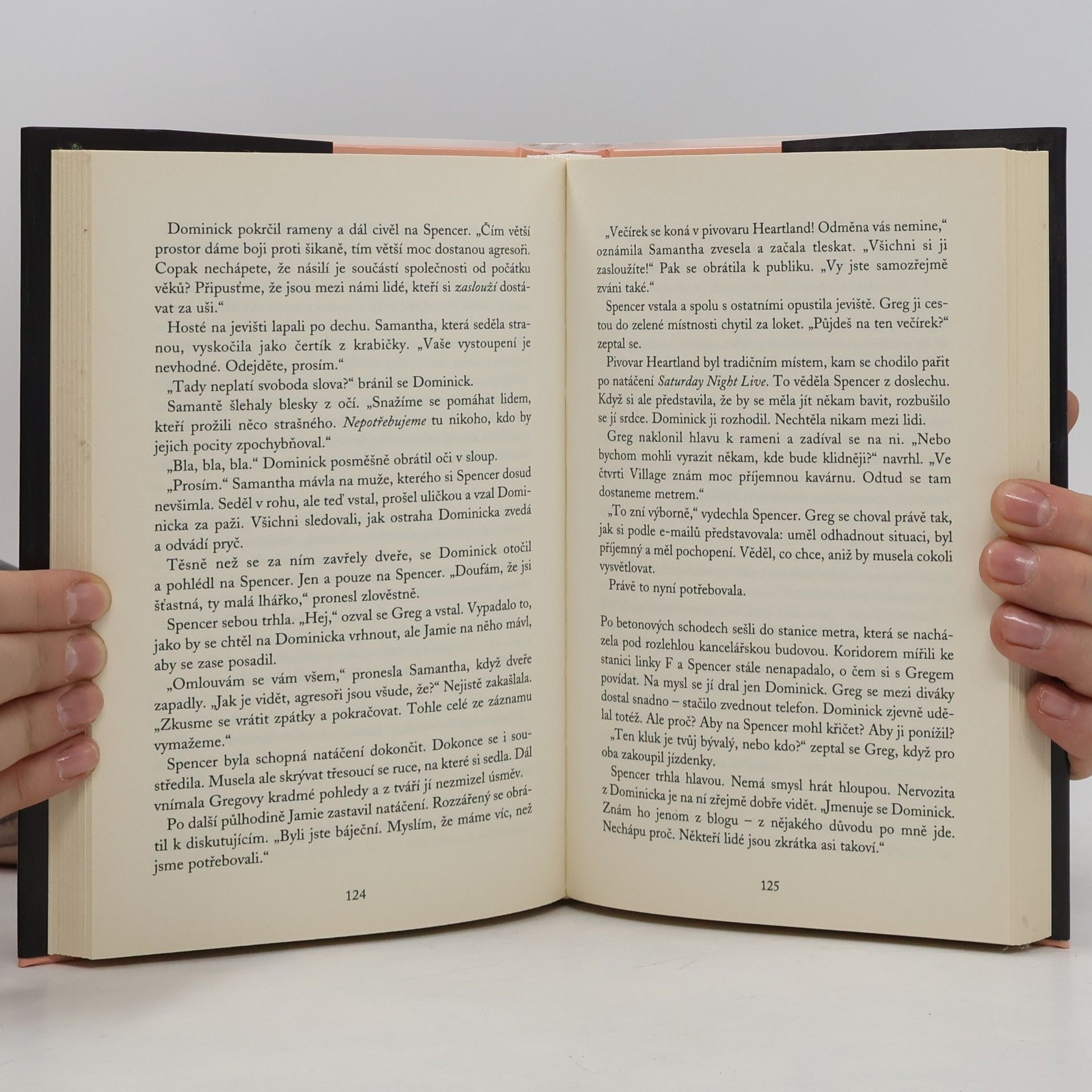 Sara Shepard Roztomilé malé lhářky. Ohrožené
