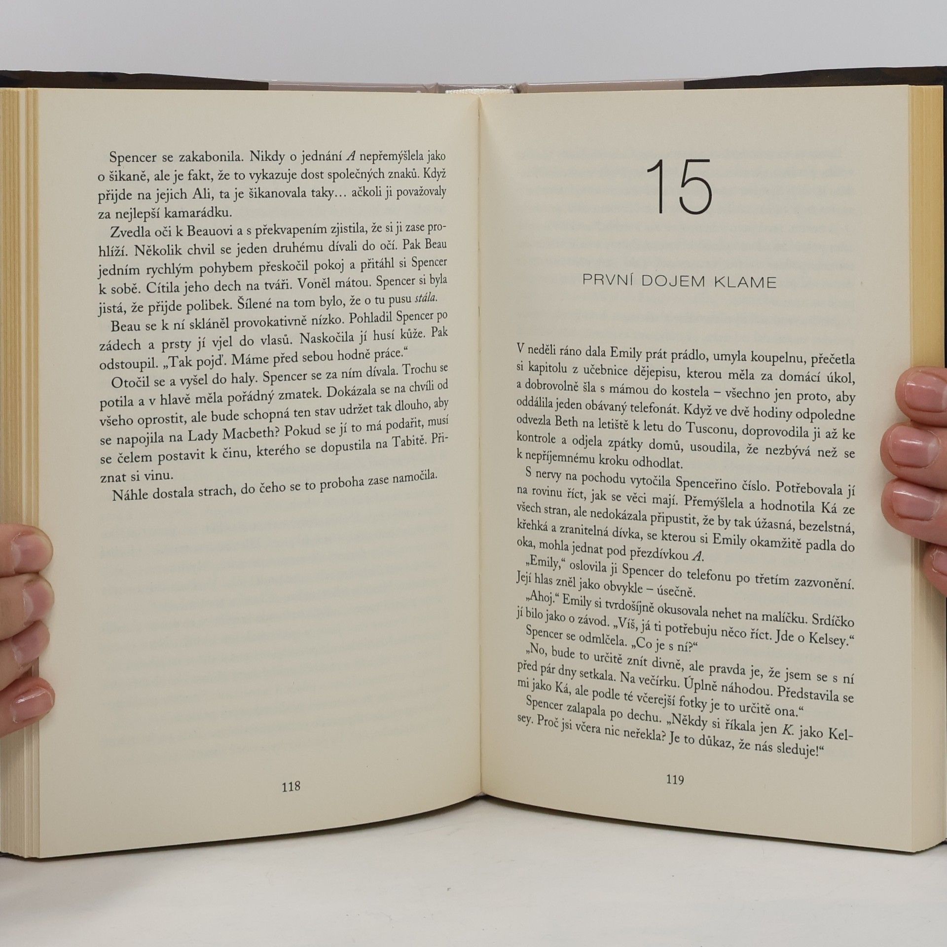 Sara Shepard Roztomilé malé lhářky: Kruté