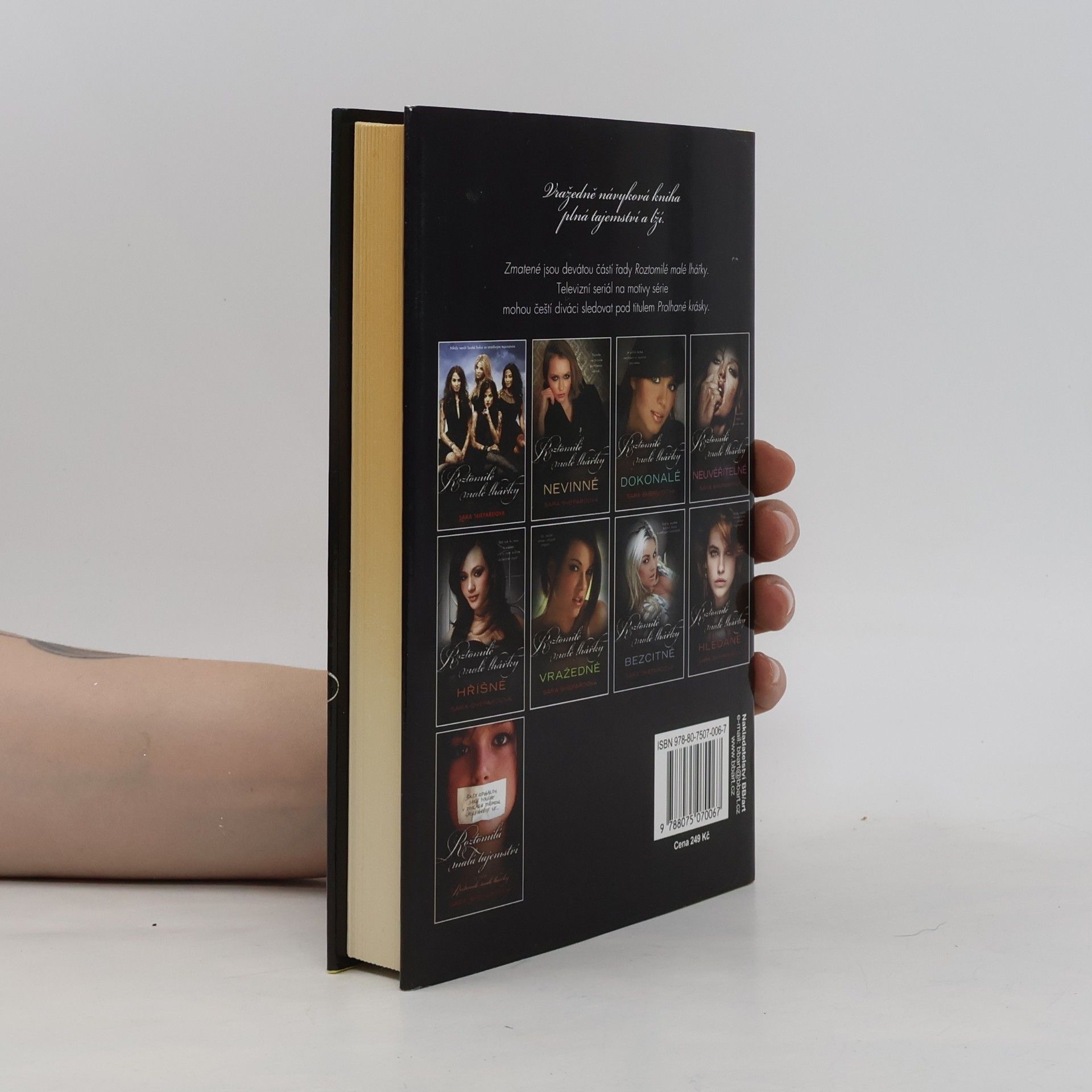 Sara Shepard Roztomilé malé lhářky: Zmatené