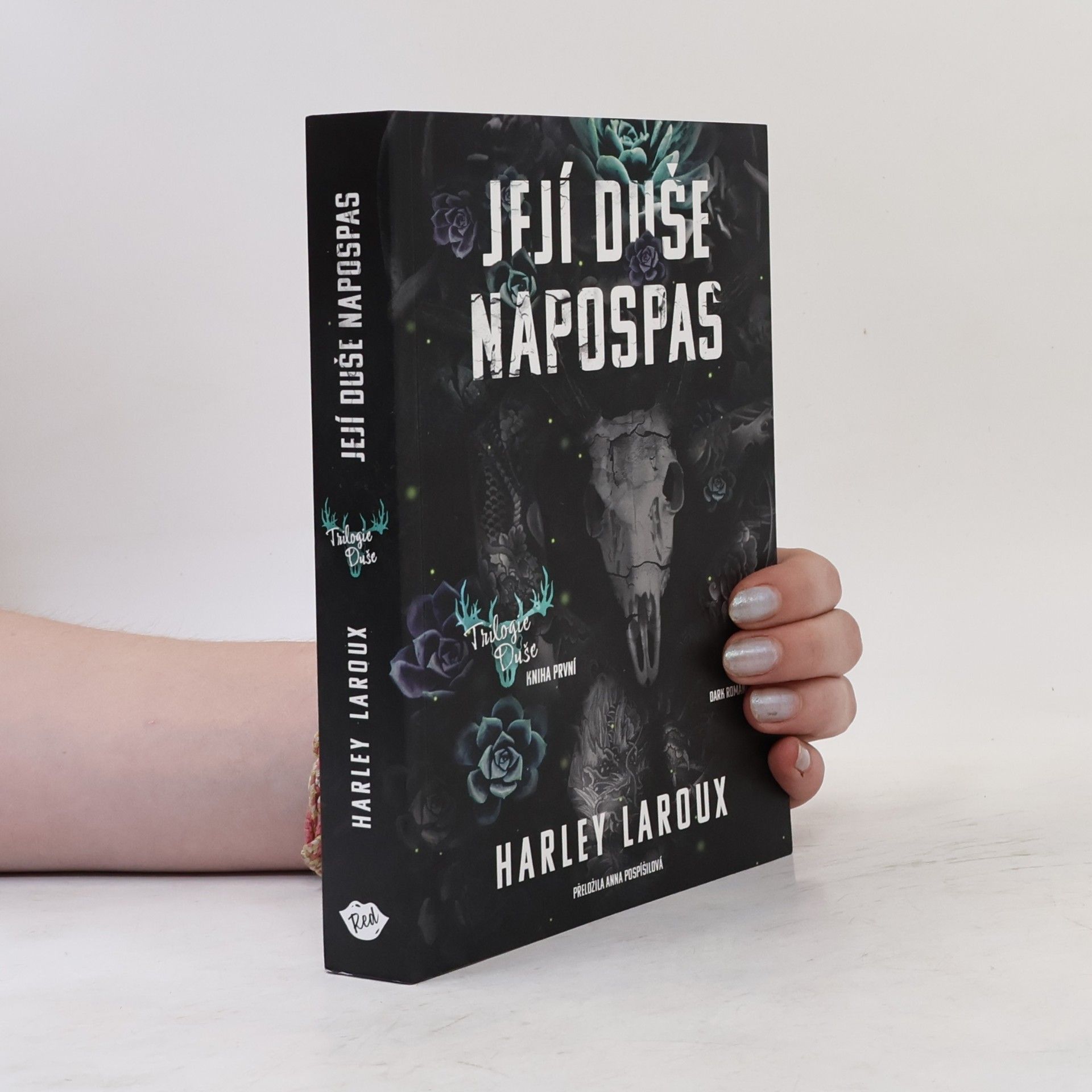 Harley Laroux Její duše napospas