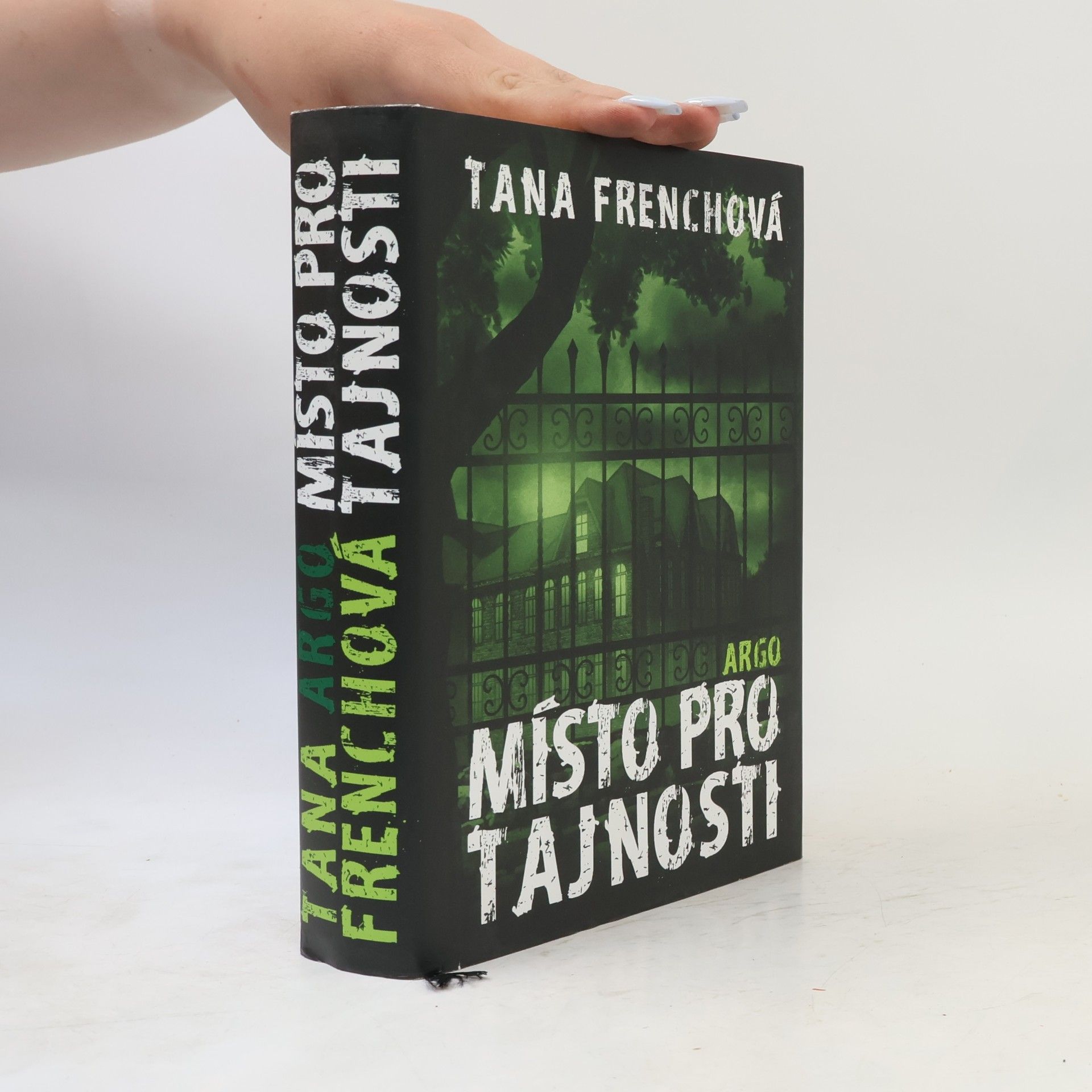 Tana French Místo pro tajnosti
