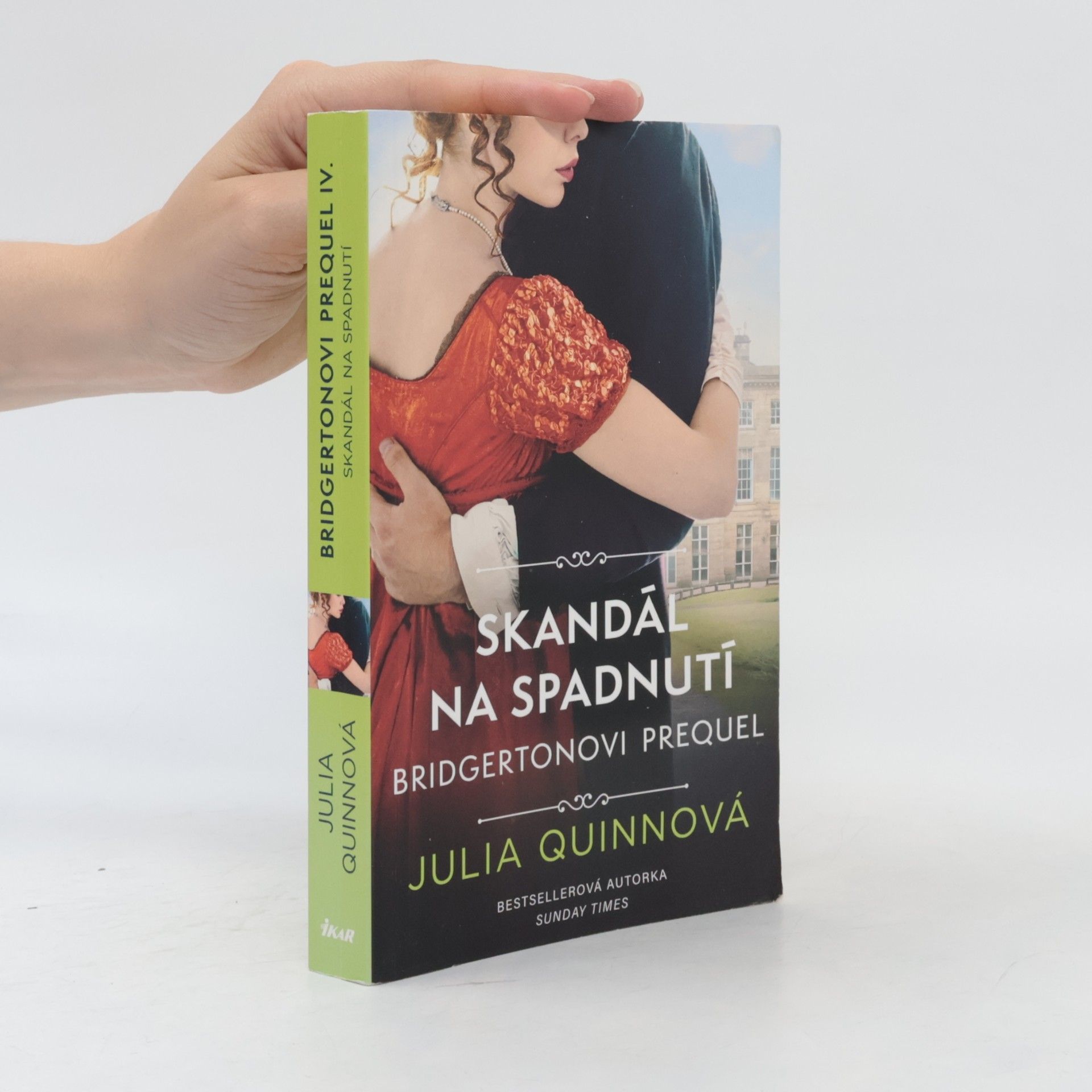Julie Quinnová Skandál na spadnutí