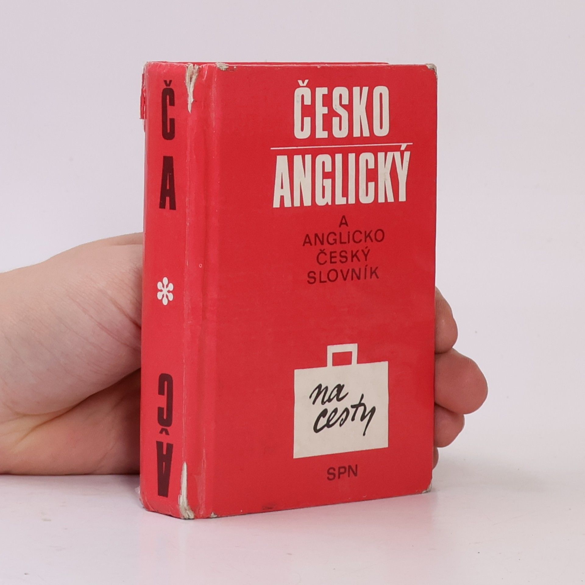 Věra Kolafová Česko-anglický a anglicko-český slovník na cesty