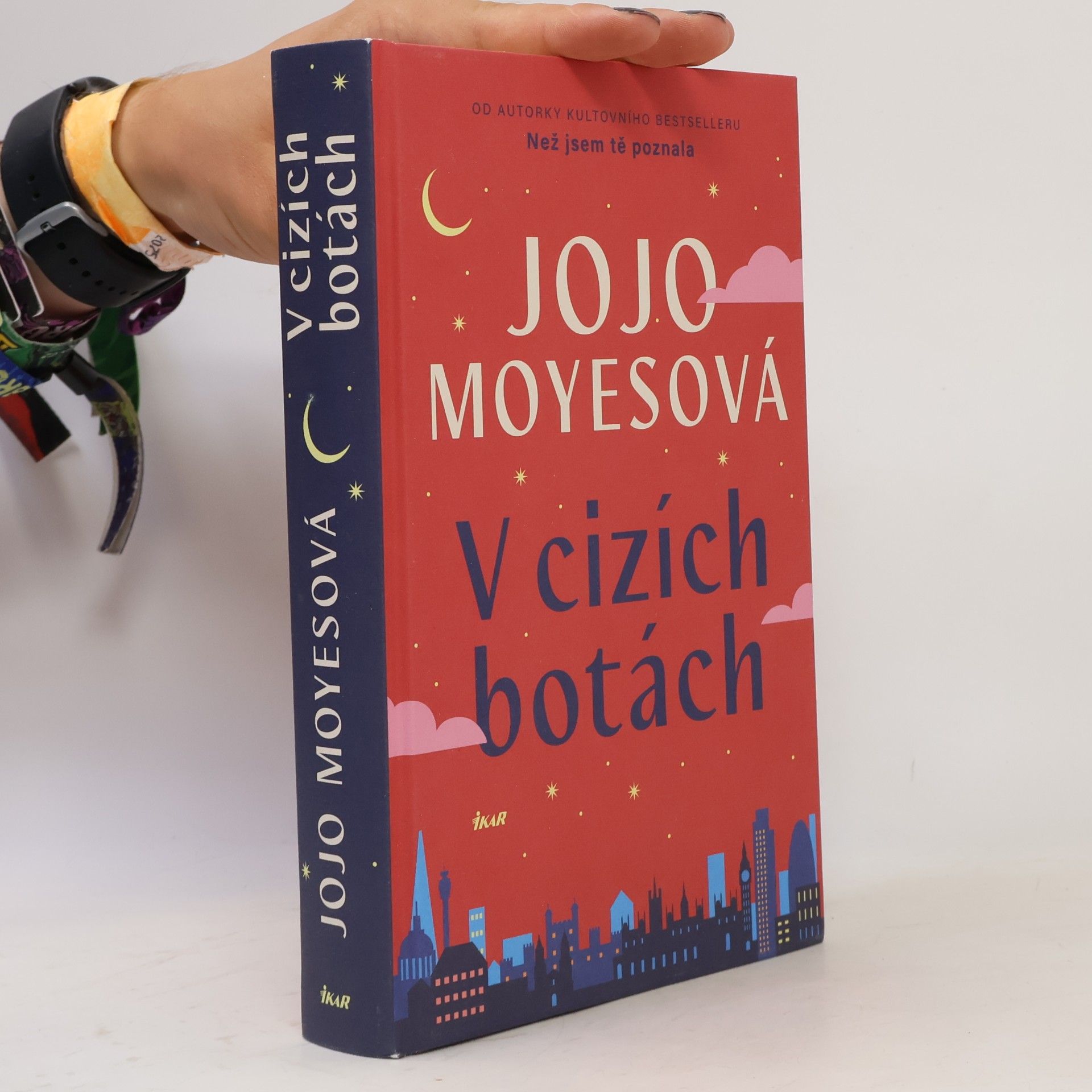 Jojo Moyes V cizích botách