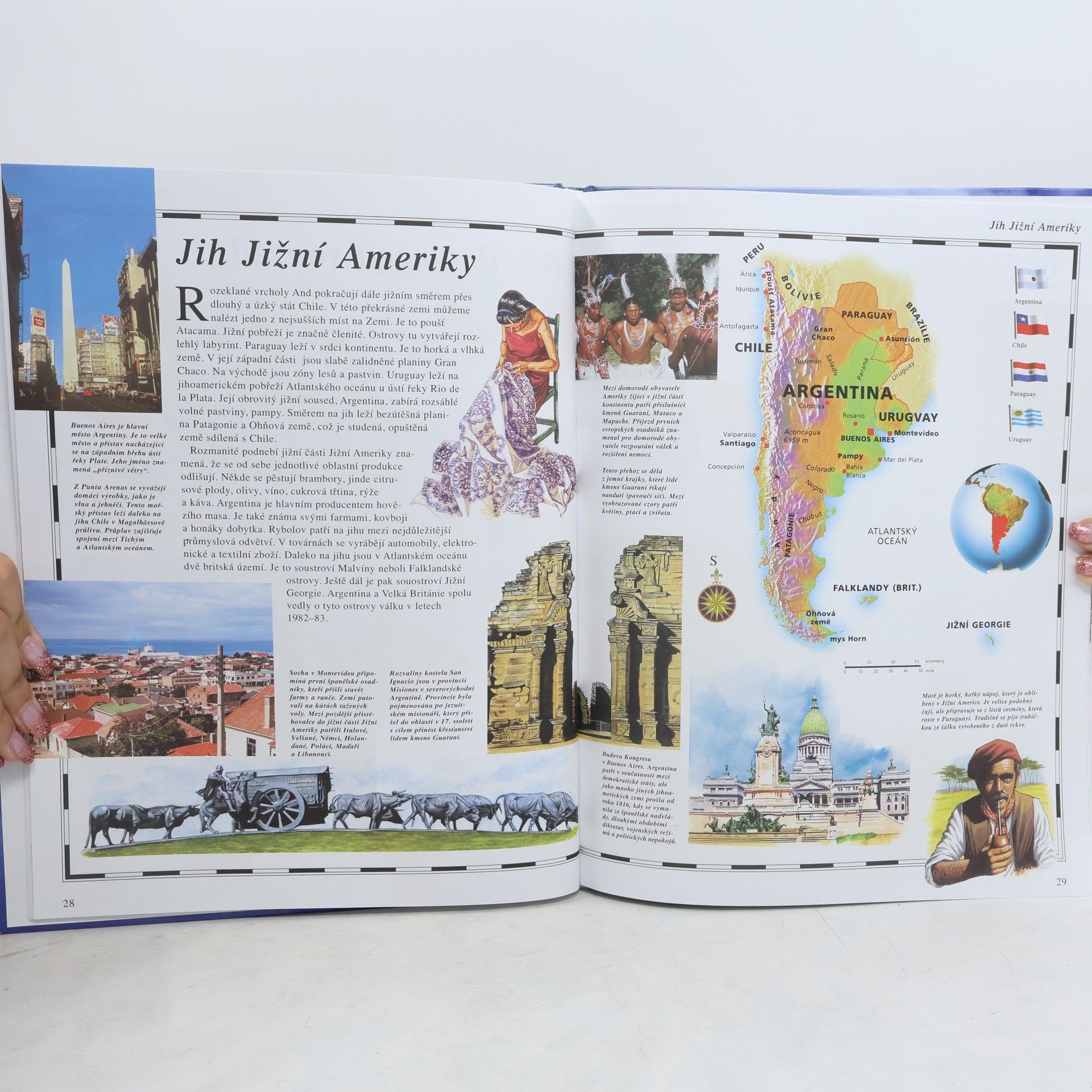 Philip Steele Školní atlas světa