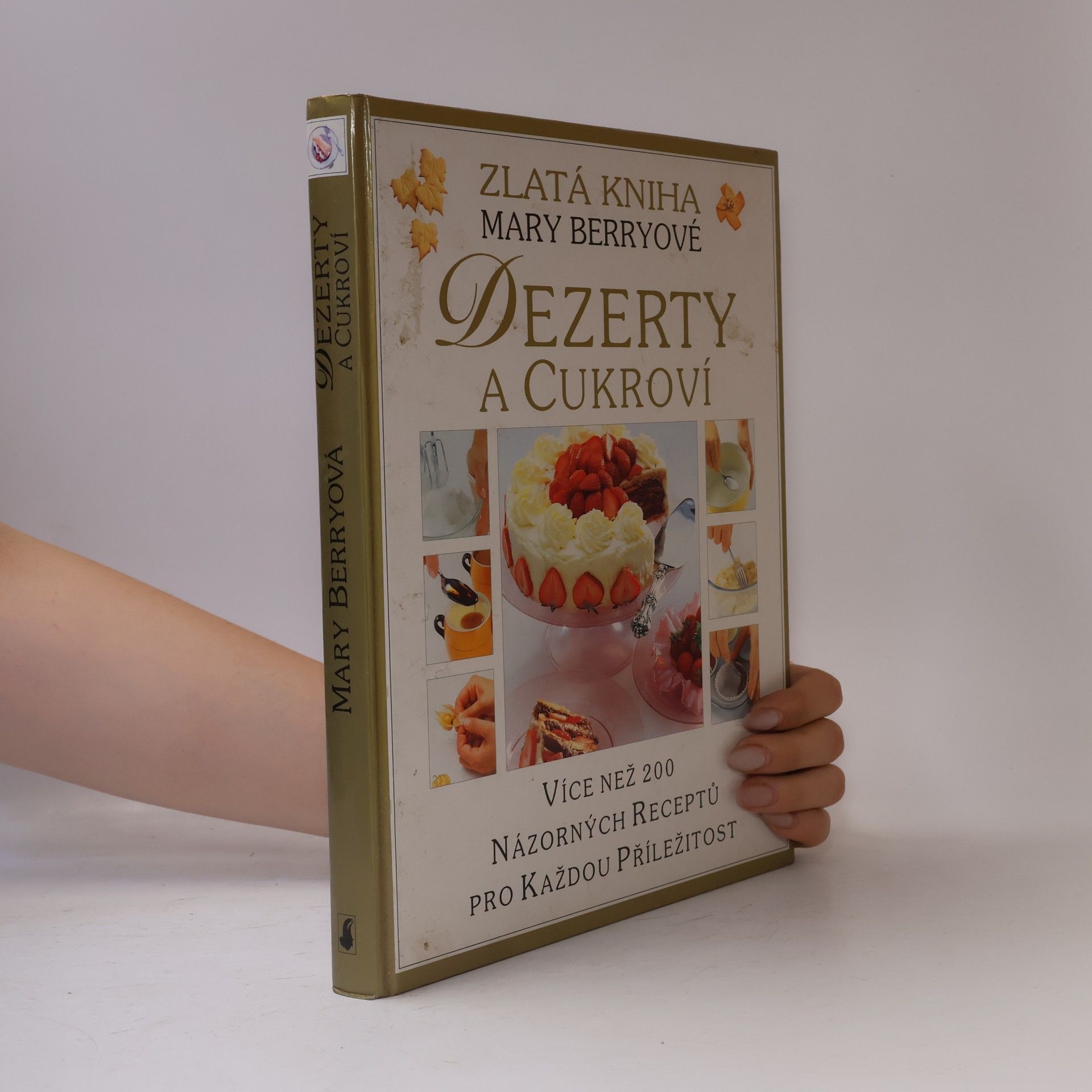 Mary Berry Dezerty a cukroví