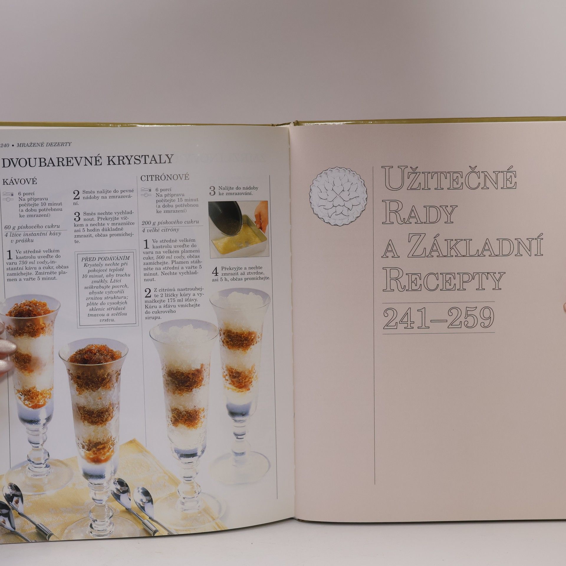 Mary Berry Dezerty a cukroví