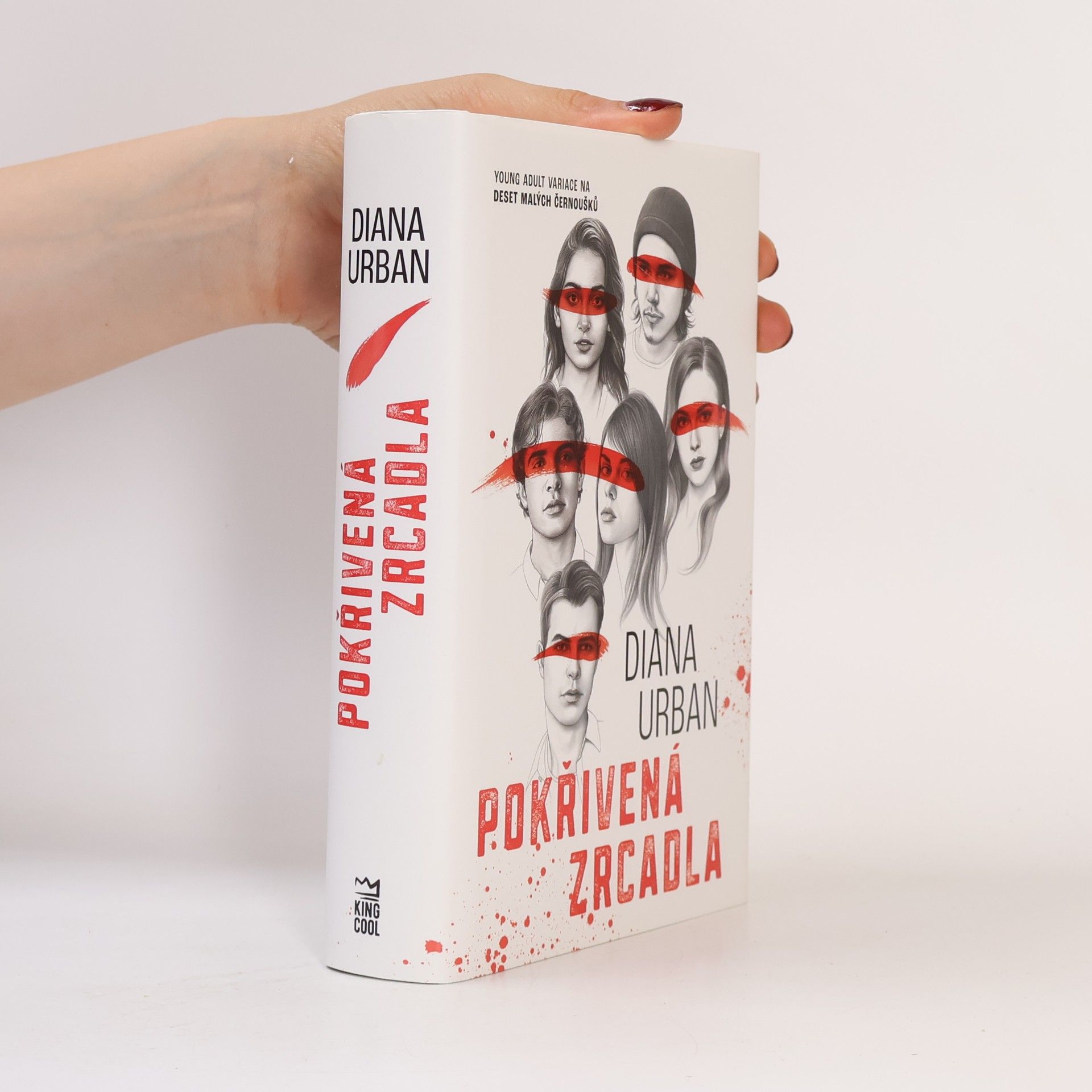 Diana Urban Pokřivená zrcadla