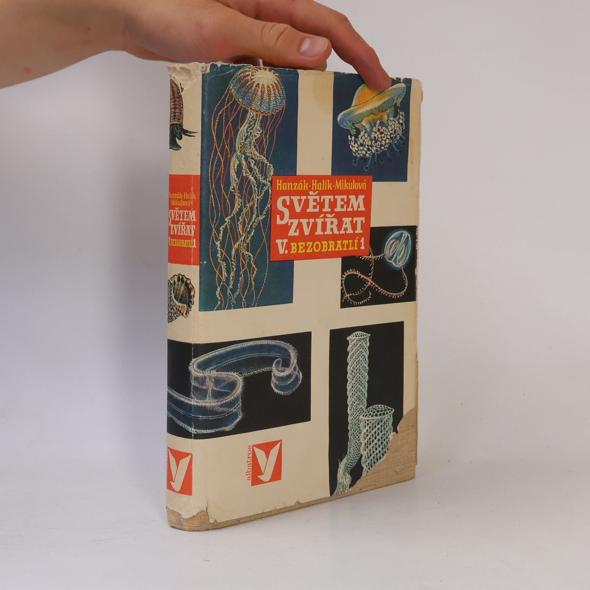 Various authors Světem zvířat V. (1.část)