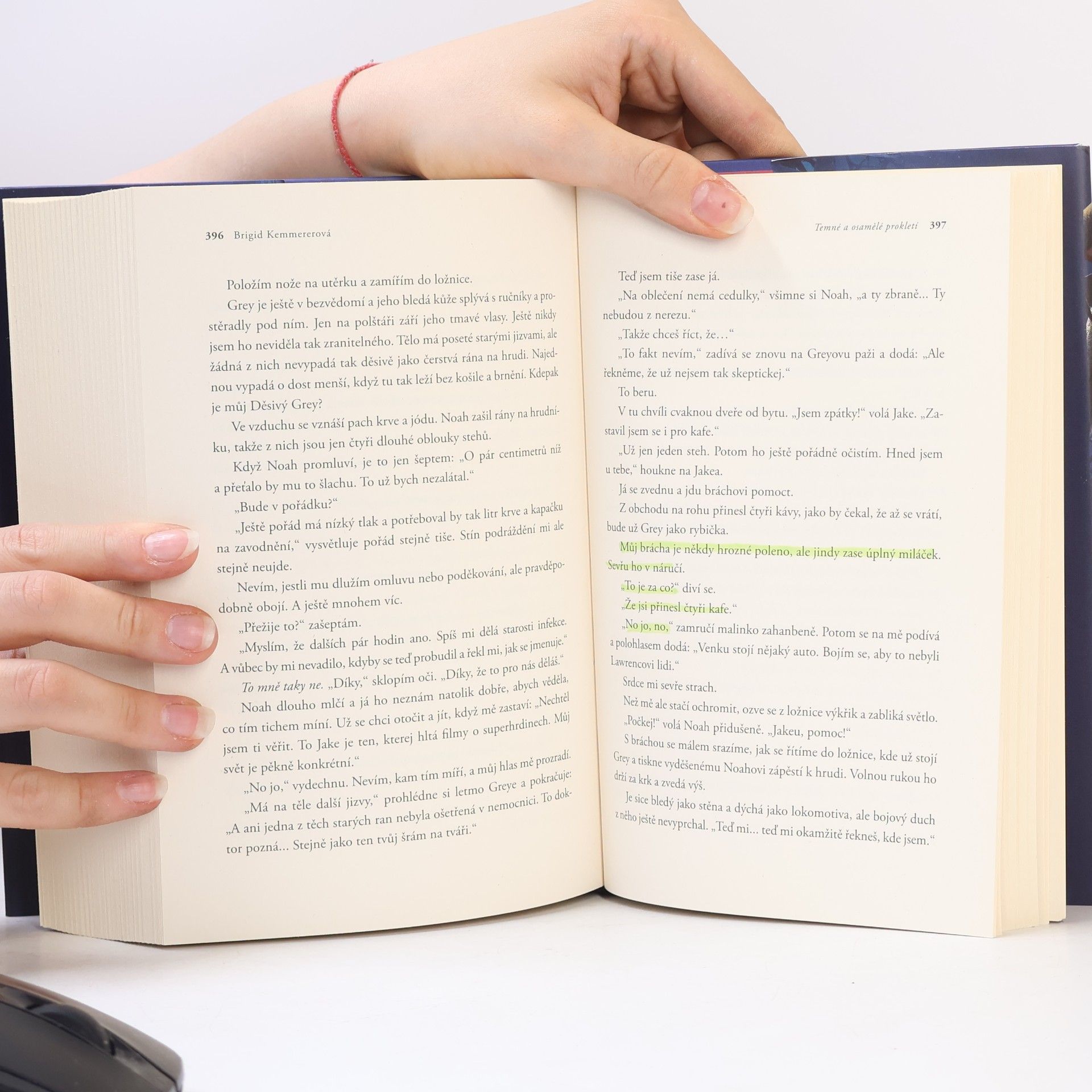 Brigid Kemmerer Temné a osamělé prokletí