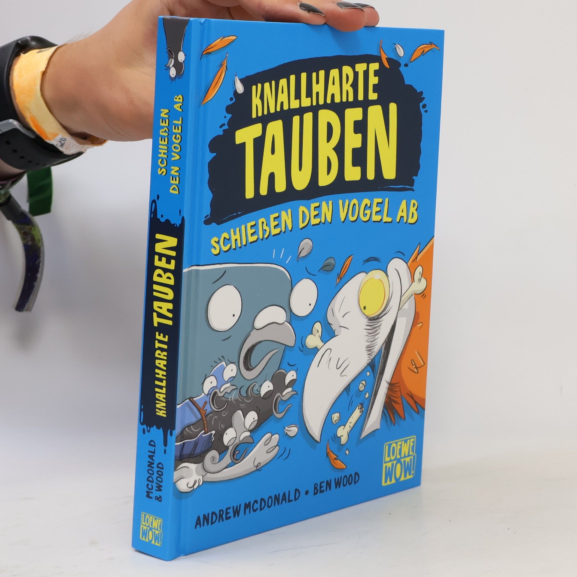 Andrew McDonald Knallharte Tauben schießen den Vogel ab