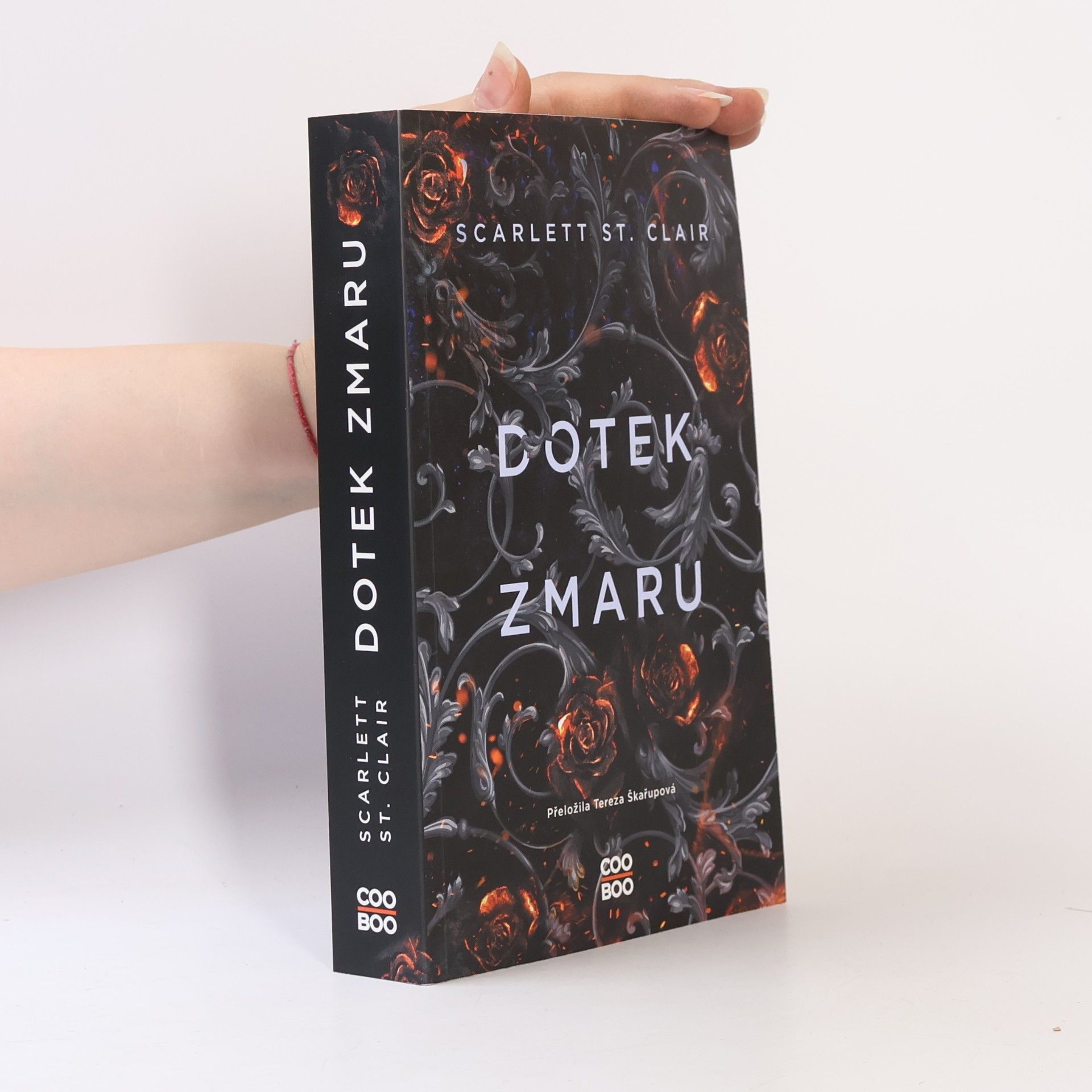 Scarlett St. Clair Dotek zmaru