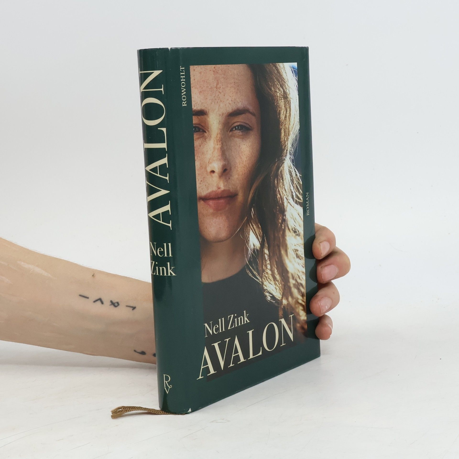 Nell Zink Avalon