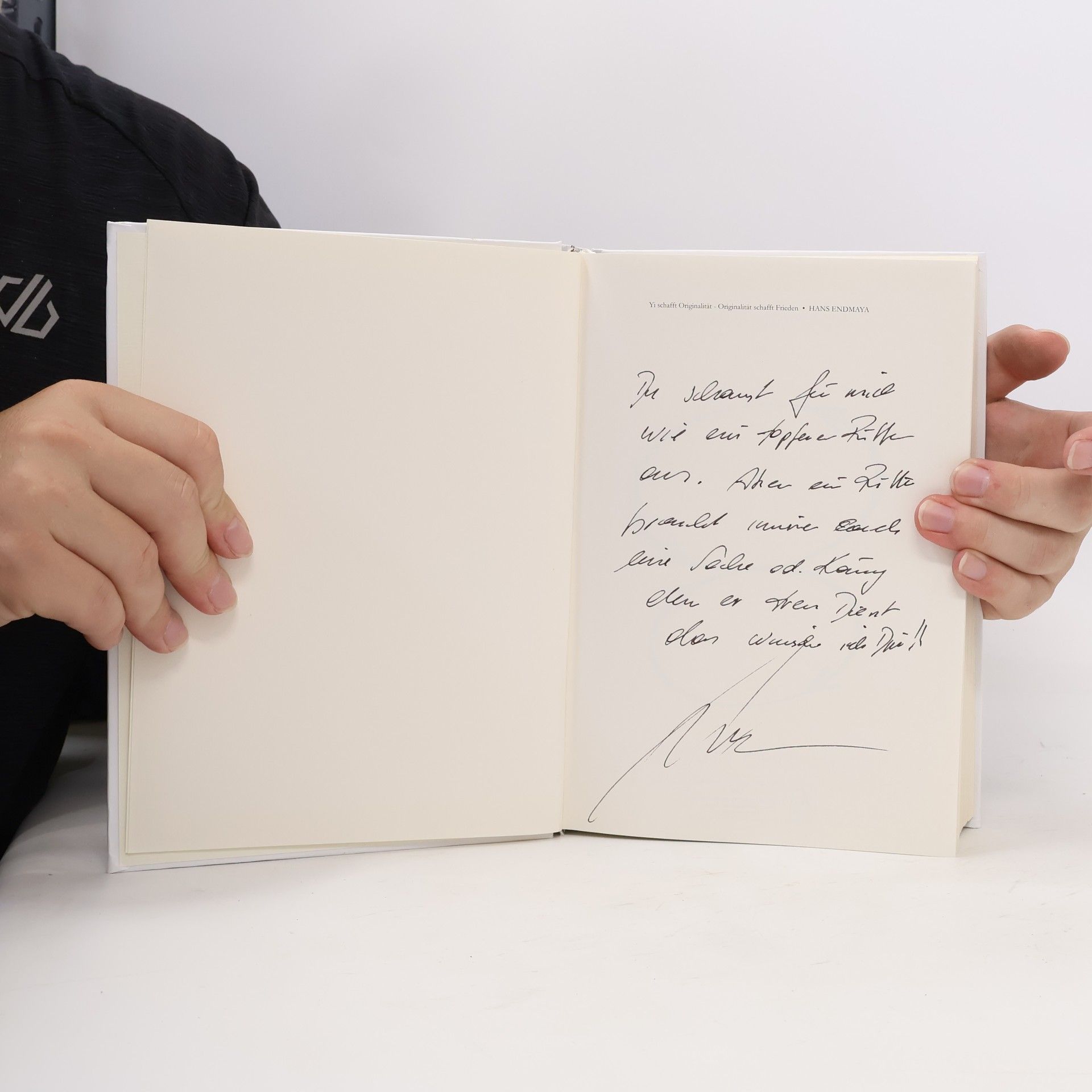 Hans Endmaya Yi schafft Originalität - Originalität schafft Frieden