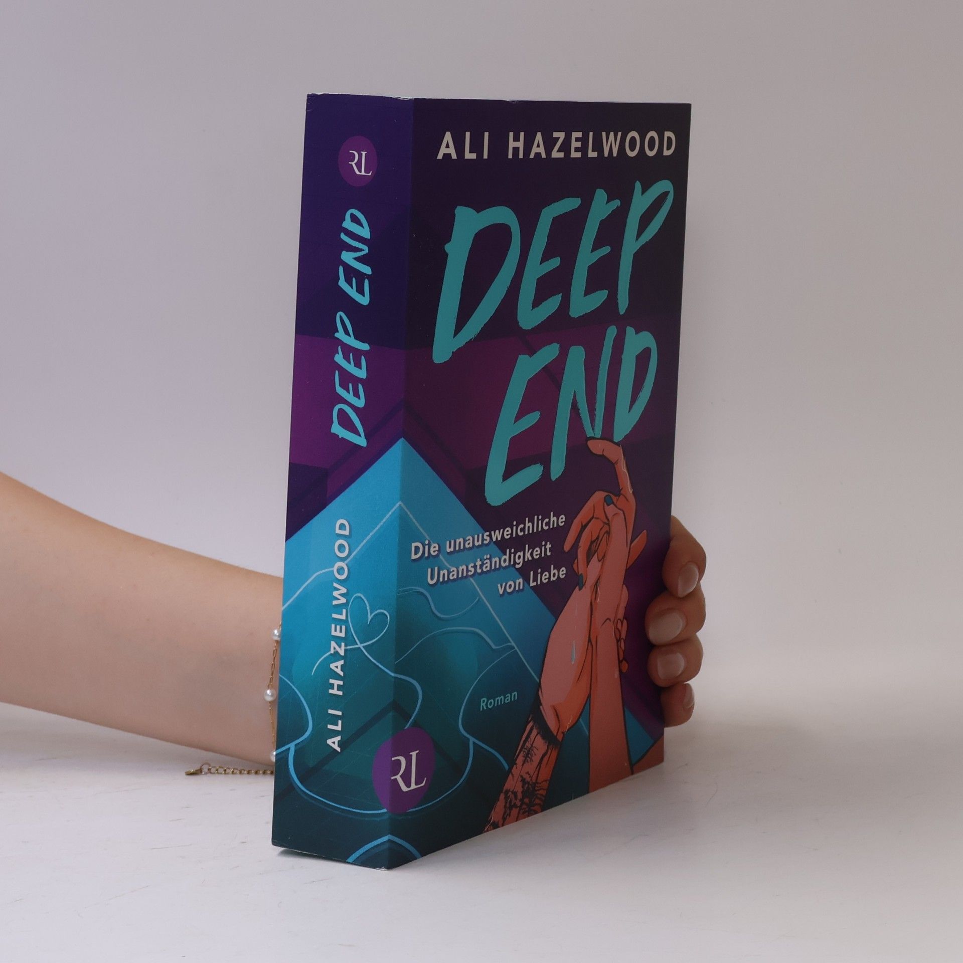 Ali Hazelwood Deep End