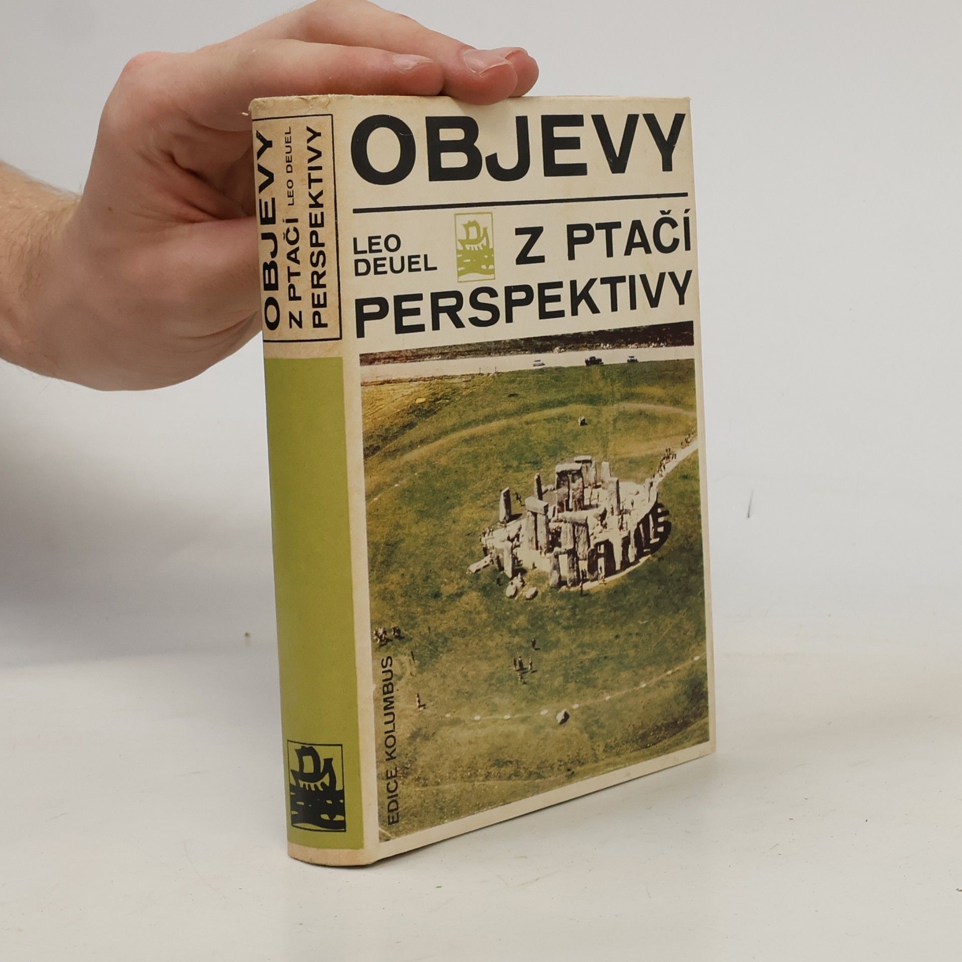 Leo Deuel Objevy z ptačí perspektivy