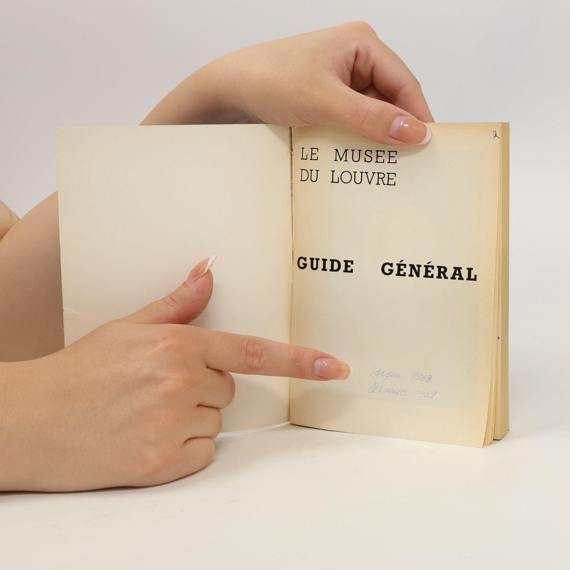 Collectif d'auteurs Musée du Louvre. Guide général