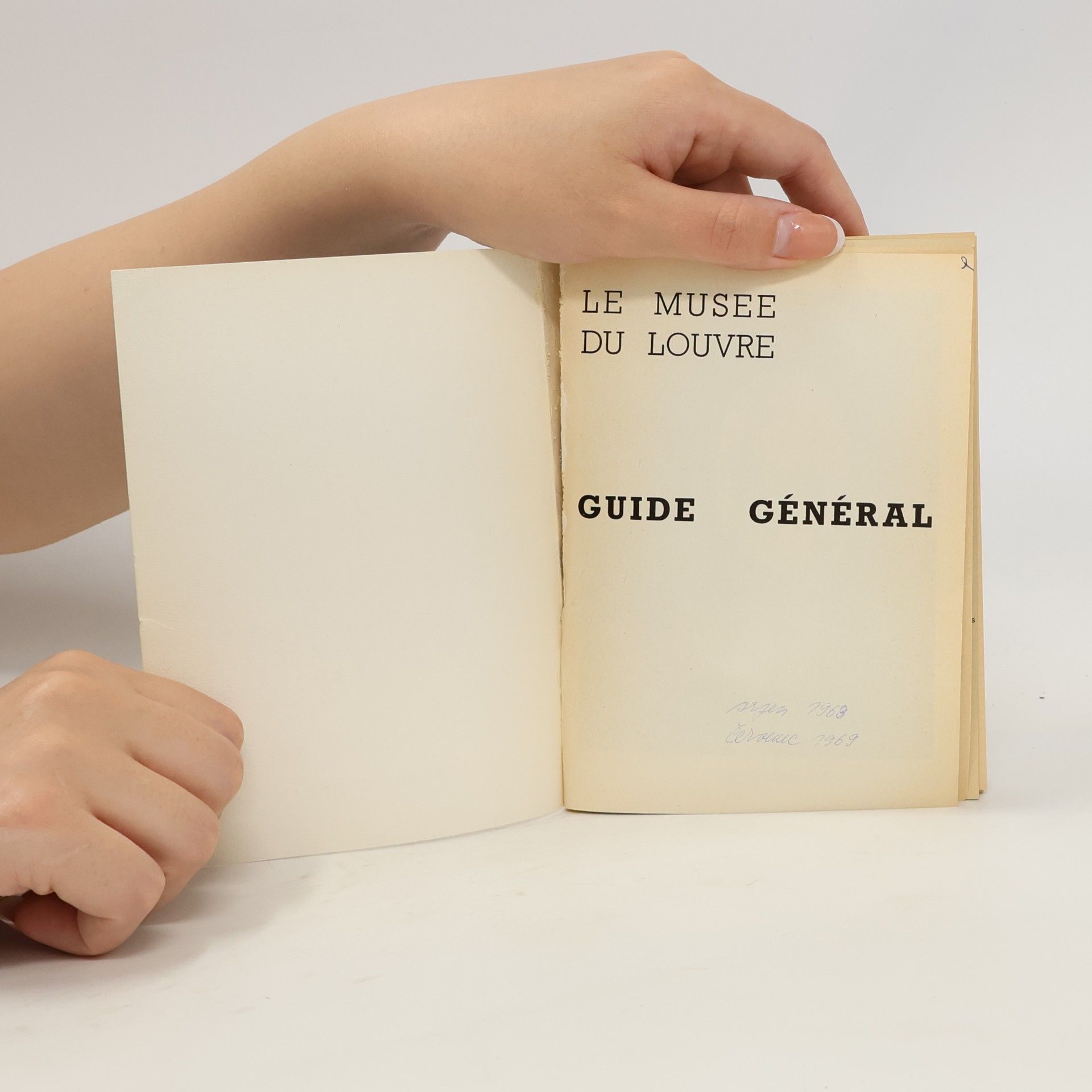 Collectif d'auteurs Musée du Louvre. Guide général