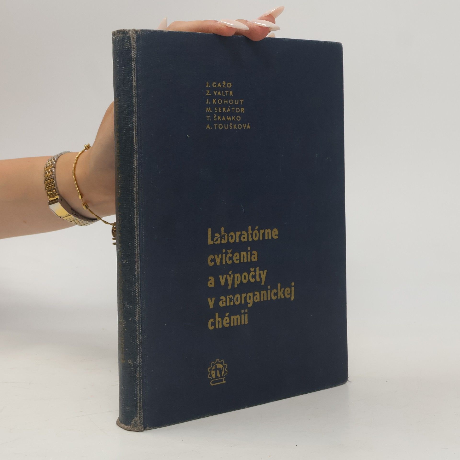 Various authors Laboratórne a výpočtové cvičenie z anorganickej chémie