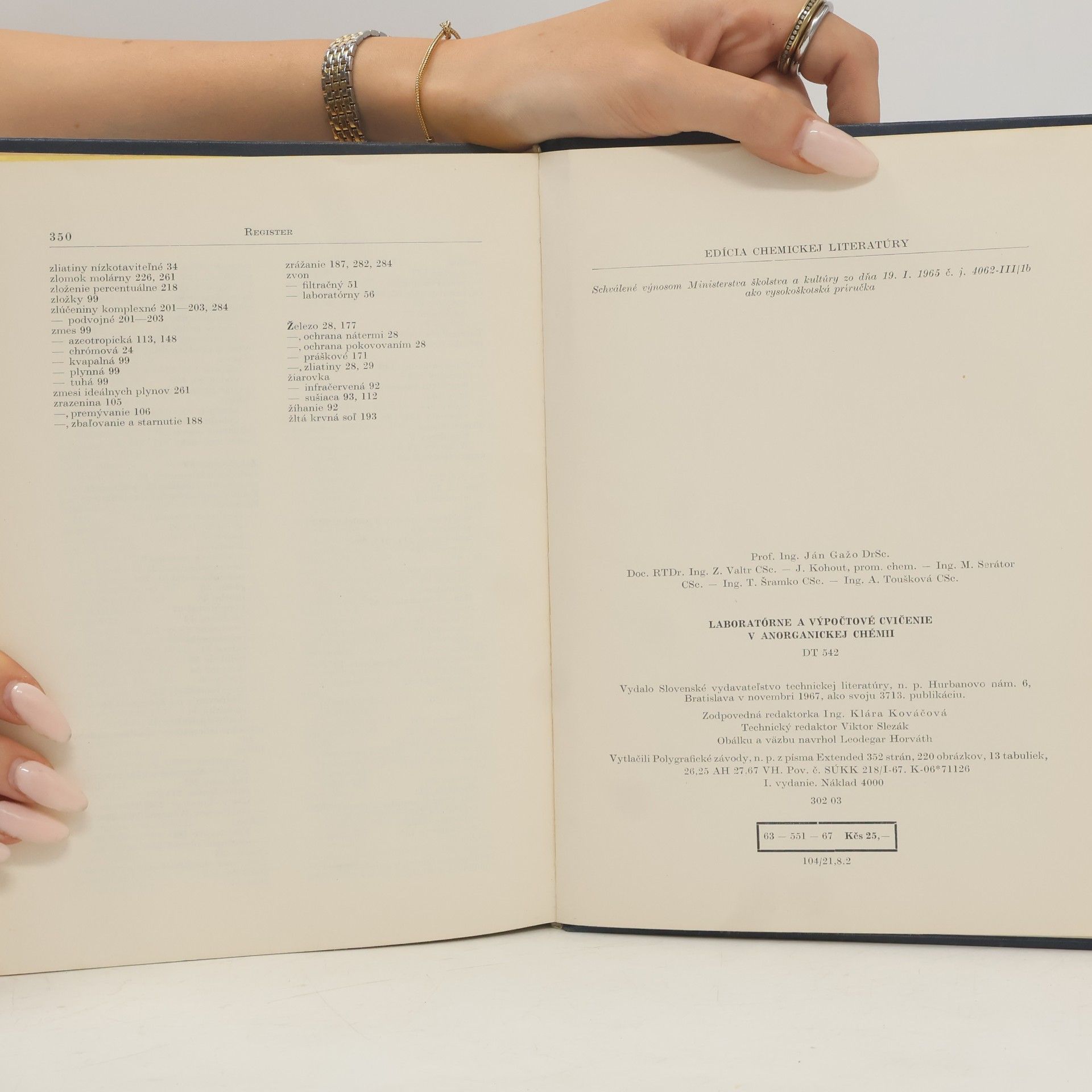 Various authors Laboratórne a výpočtové cvičenie z anorganickej chémie