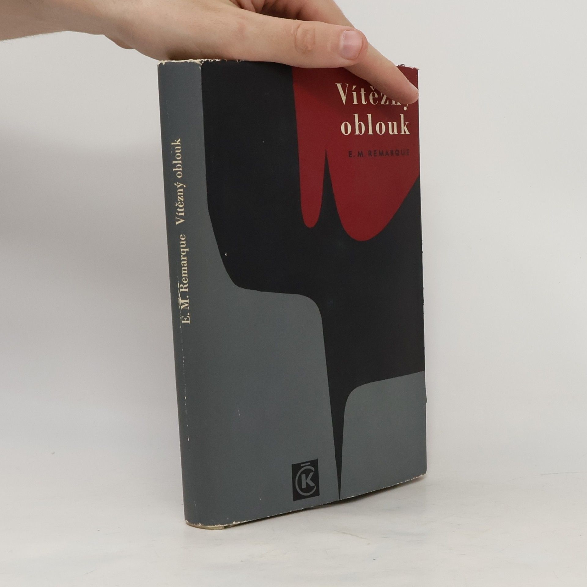 Erich Maria Remarque Vítězný oblouk