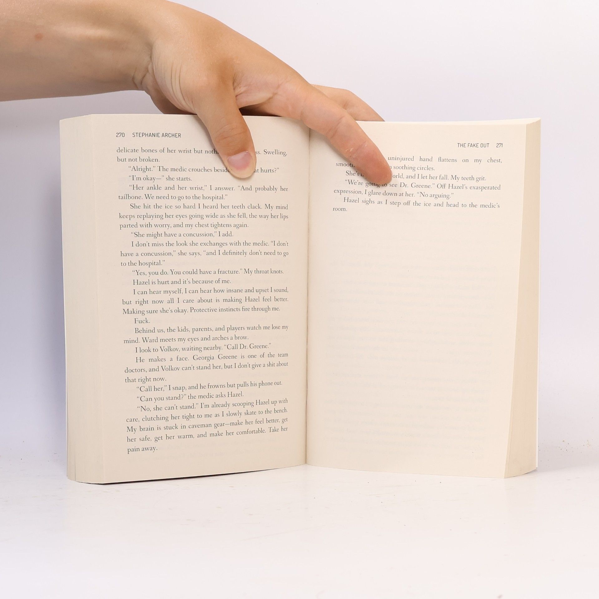 Stephanie Archer The Fake Out
