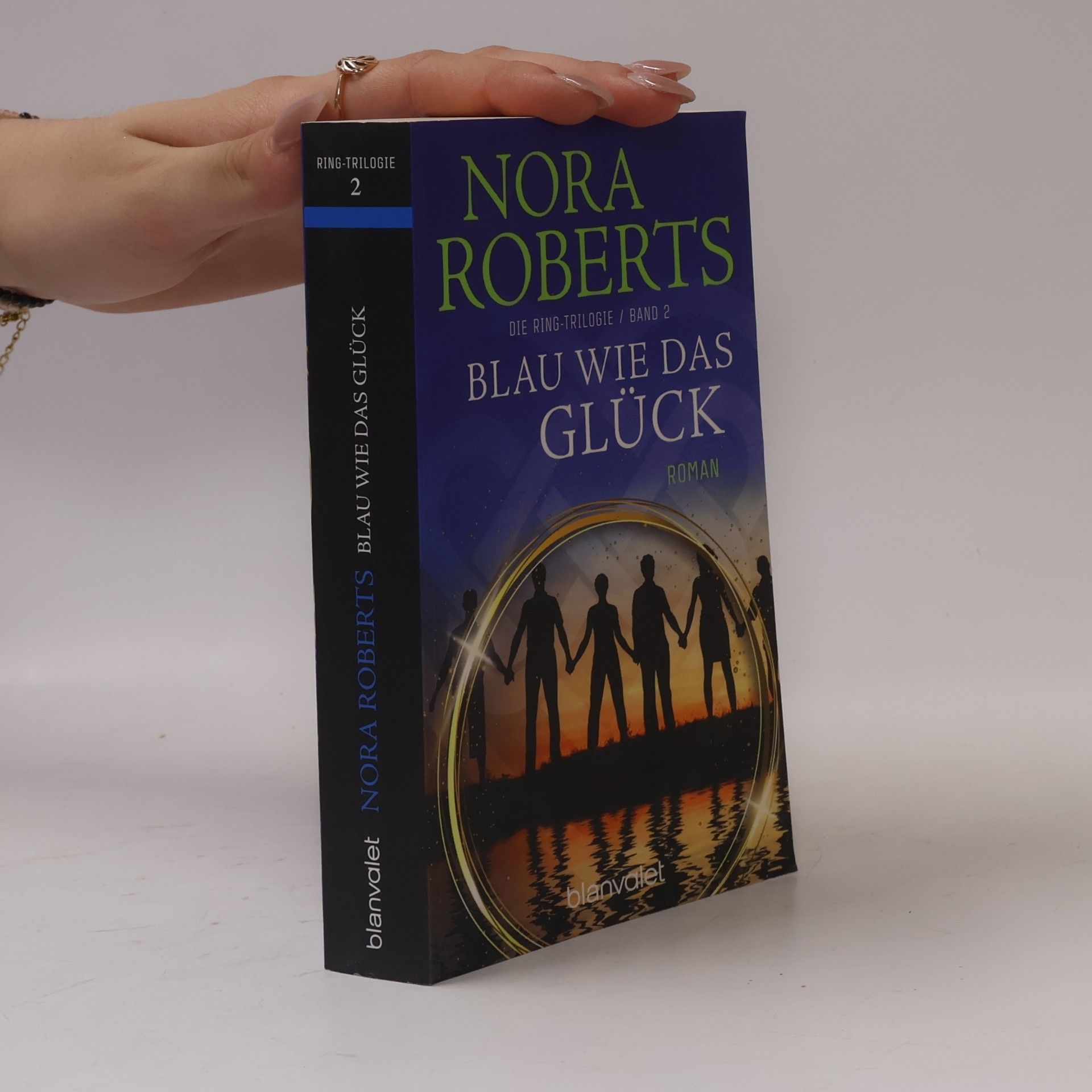 Nora Roberts Blau wie das Glück. Band 2