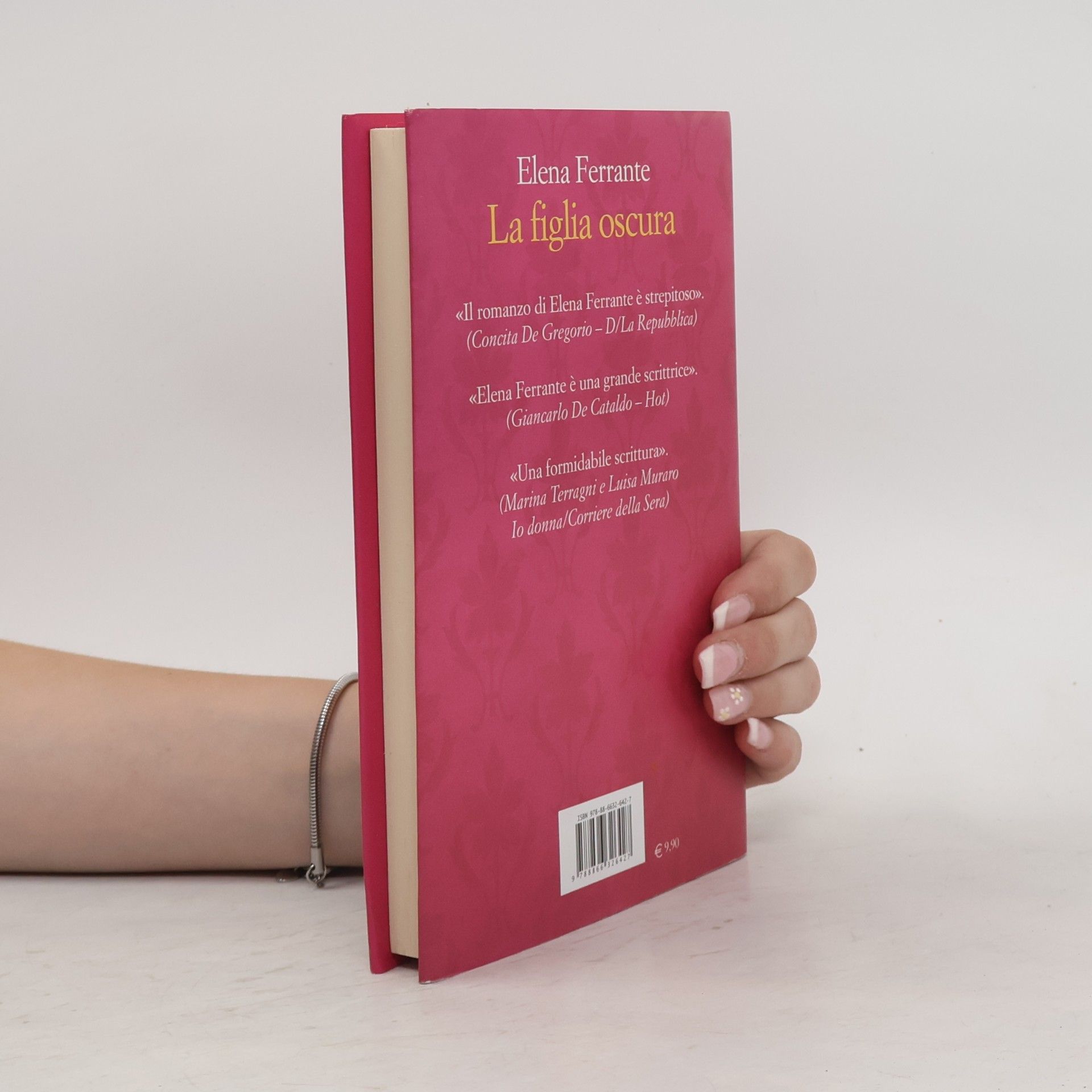 Elena Ferrante La figlia oscura