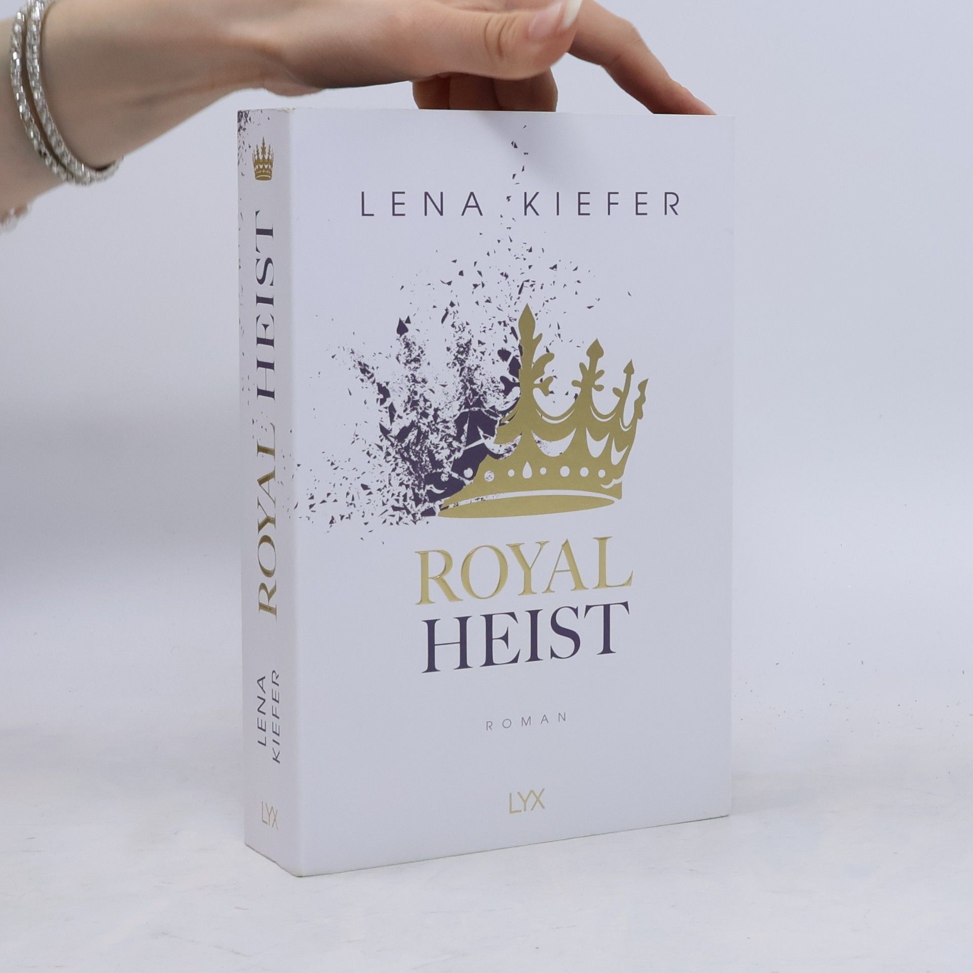 Lena Kiefer Royal Heist