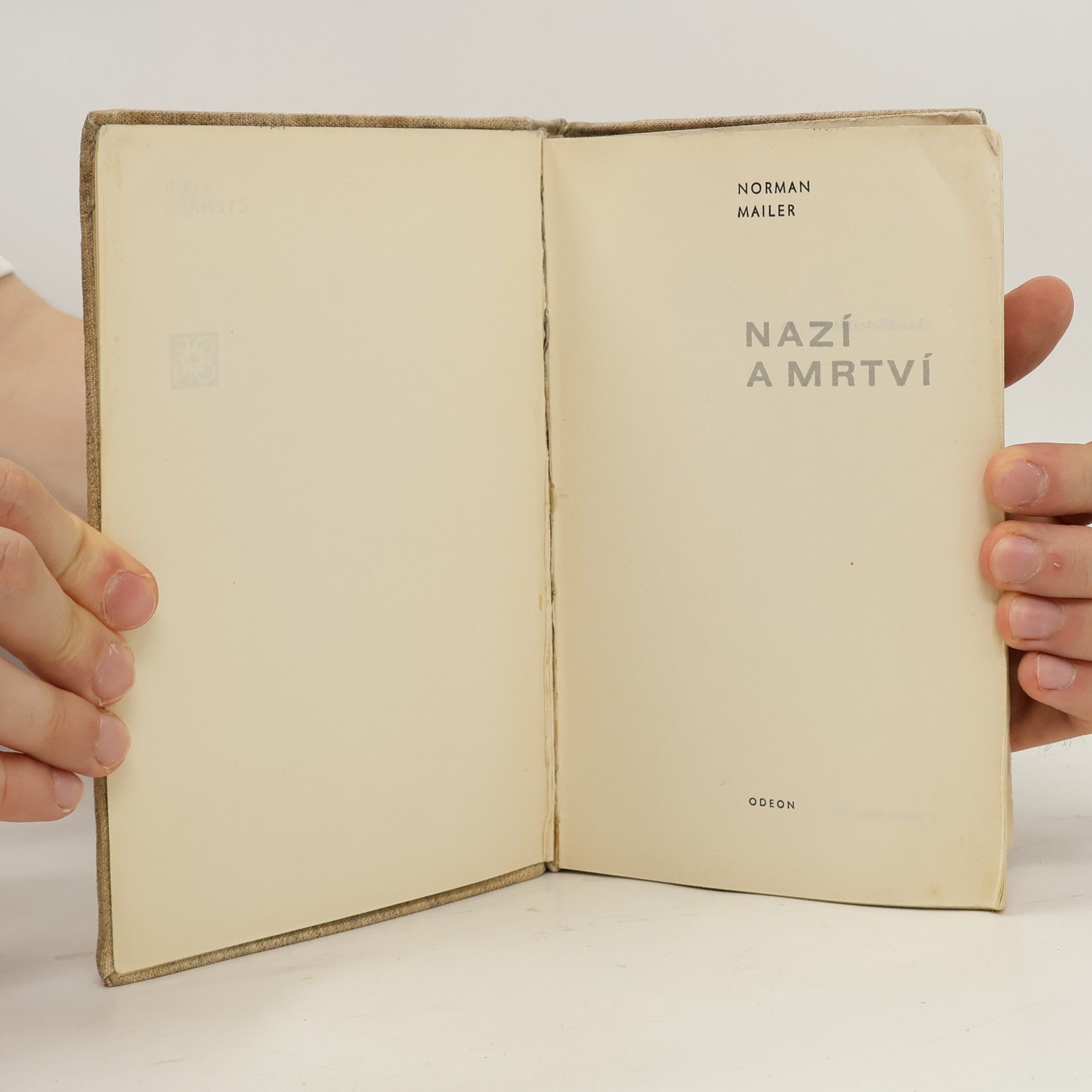 Norman Mailer Nazí a mrtví
