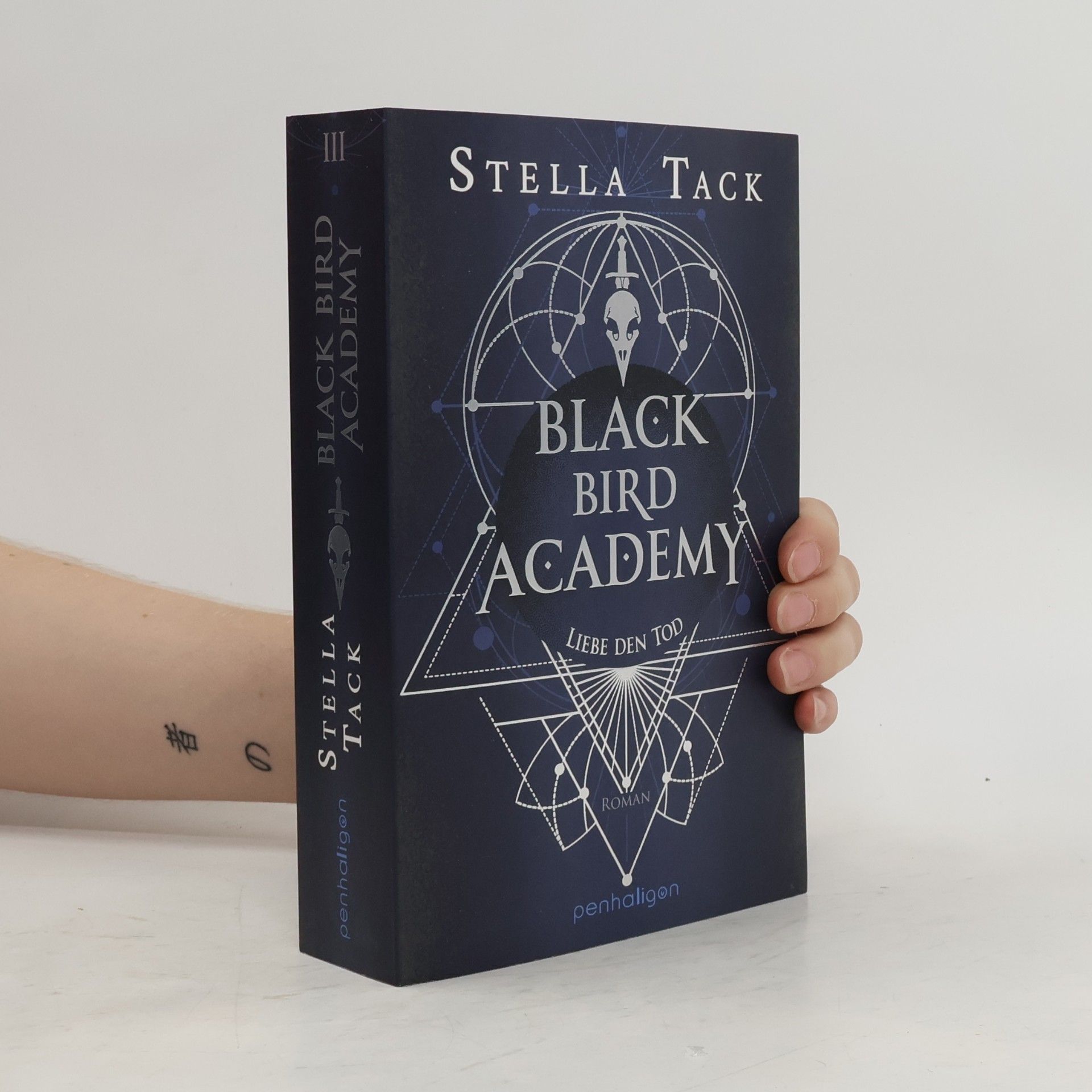 Stella Tack Black Bird Academy - Liebe den Tod