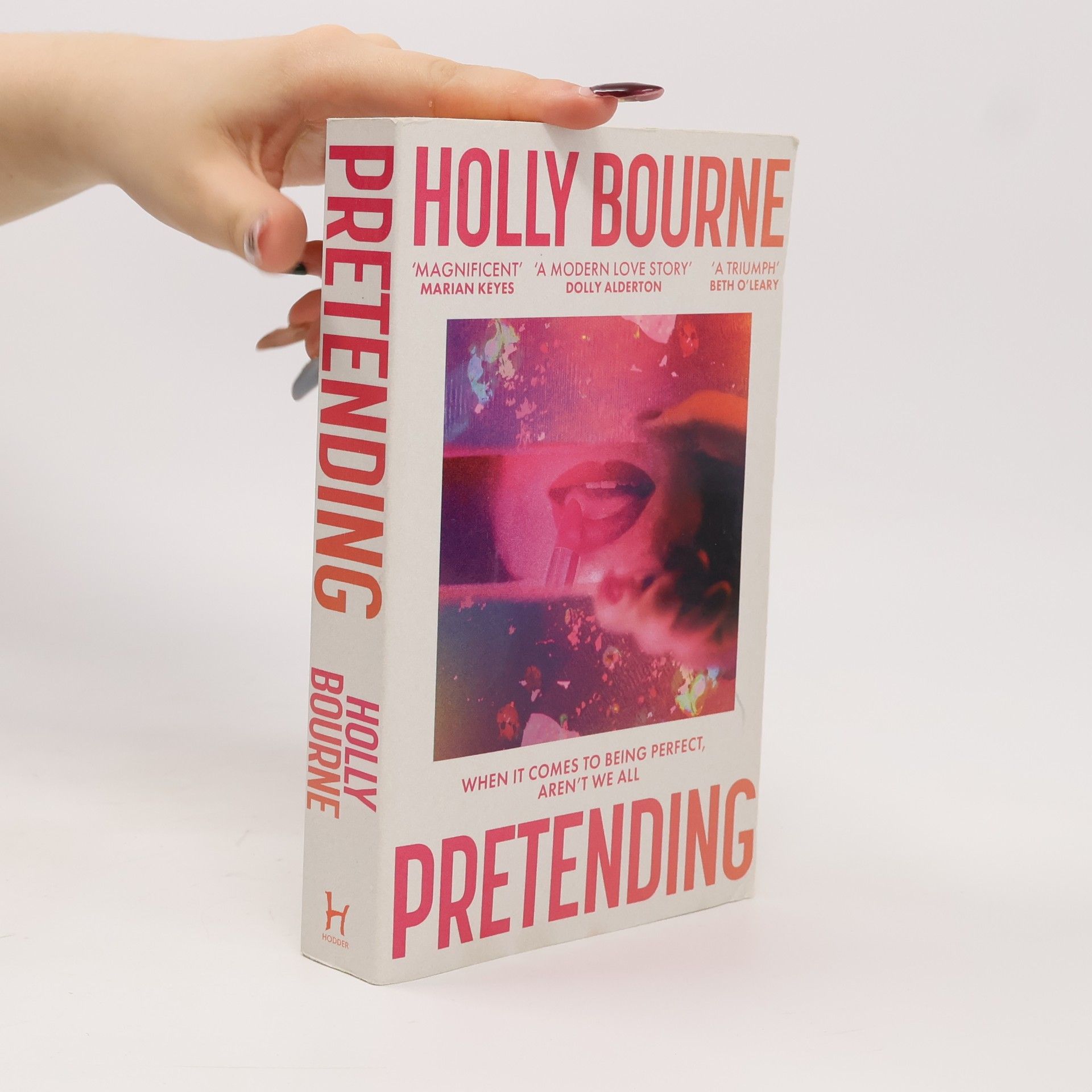 Holly Bourne Pretending
