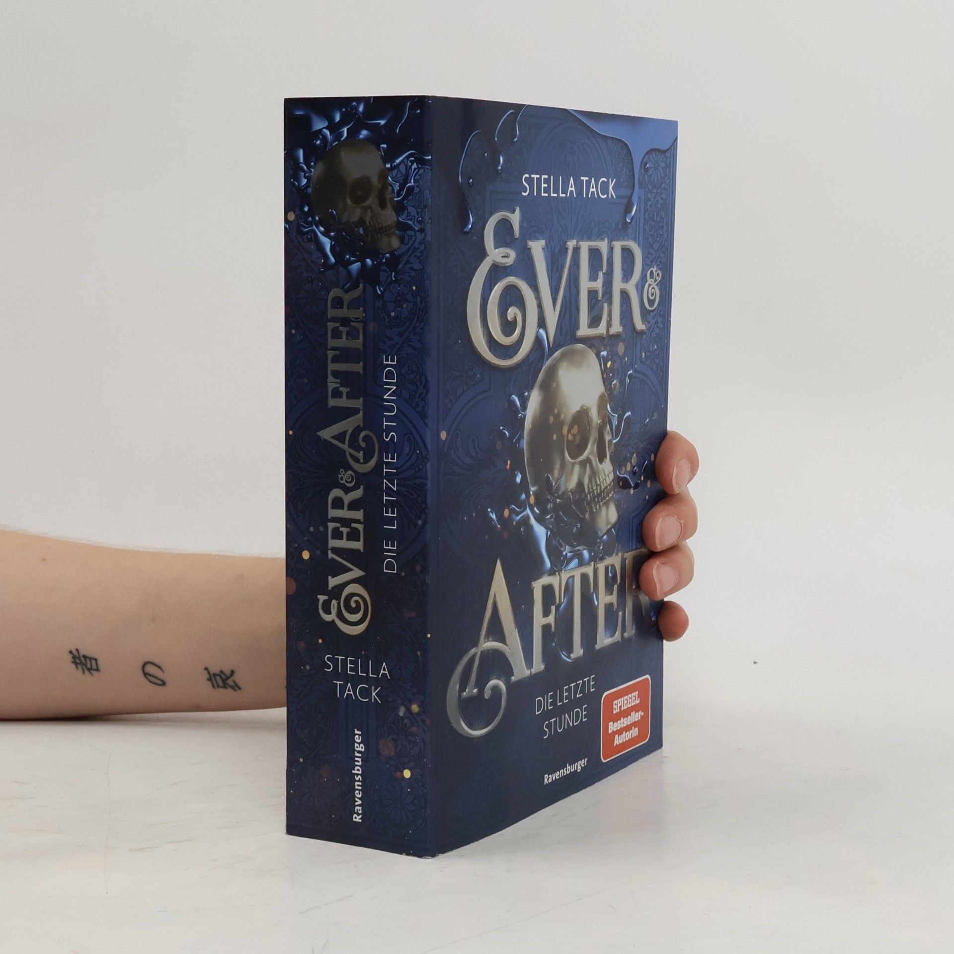 Stella A. Tack Ever & After, Band 3: Die letzte Stunde (Knisternde Märchen-Fantasy der SPIEGEL-Bestsellerautorin Stella Tack | Limitierte Auflage mit Farbschnitt)