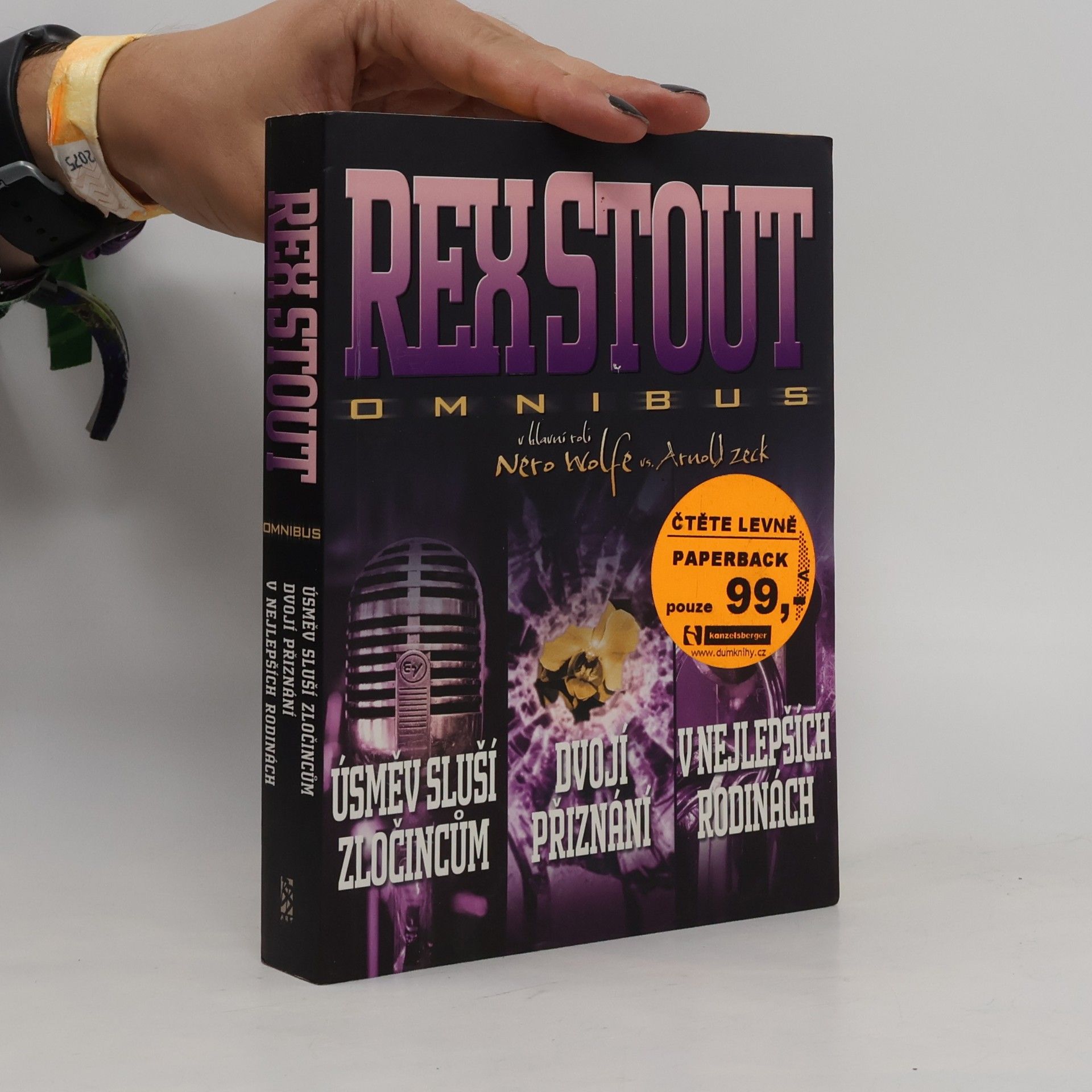 Rex Stout omnibus: Úsměv sluší zločincům. Dvojí přiznání. V nejlepších rodinách