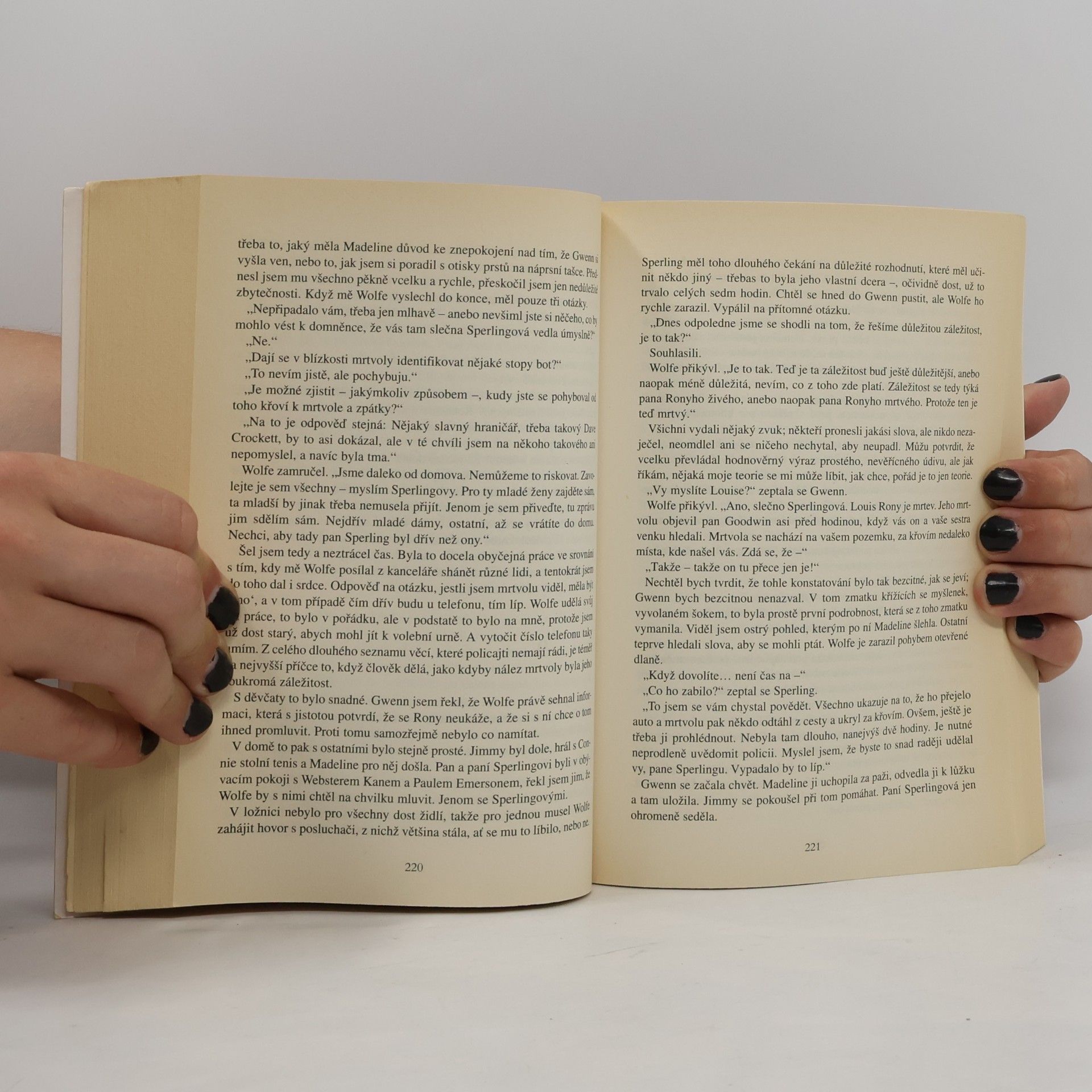 Rex Stout Rex Stout omnibus: Úsměv sluší zločincům. Dvojí přiznání. V nejlepších rodinách