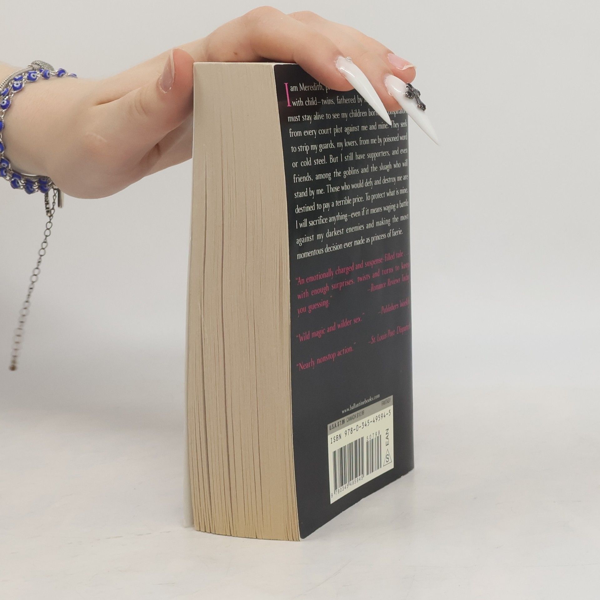 Laurell Kaye Hamilton Swallowing Darkness