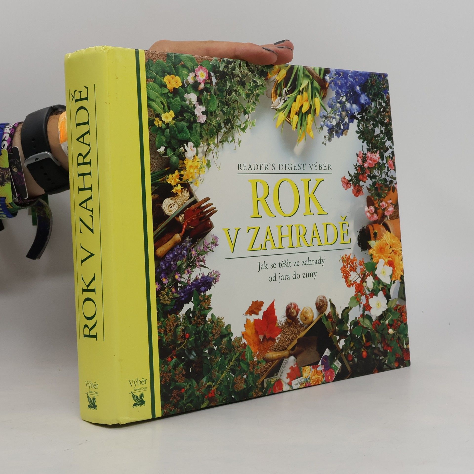 Kolektív autorov Rok v zahradě. Jak se těšit ze zahrady od jara do zimy