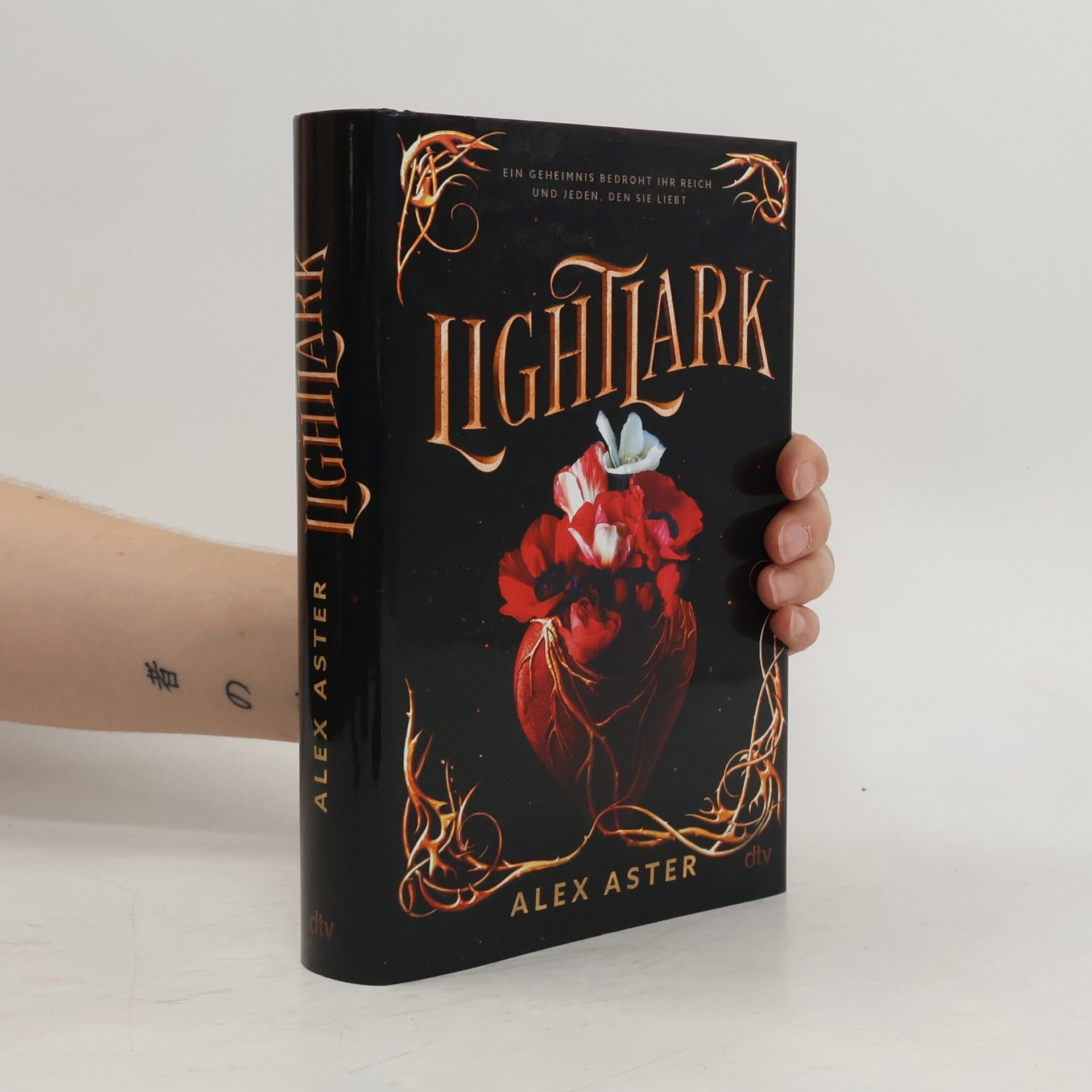 Alex Aster Lightlark