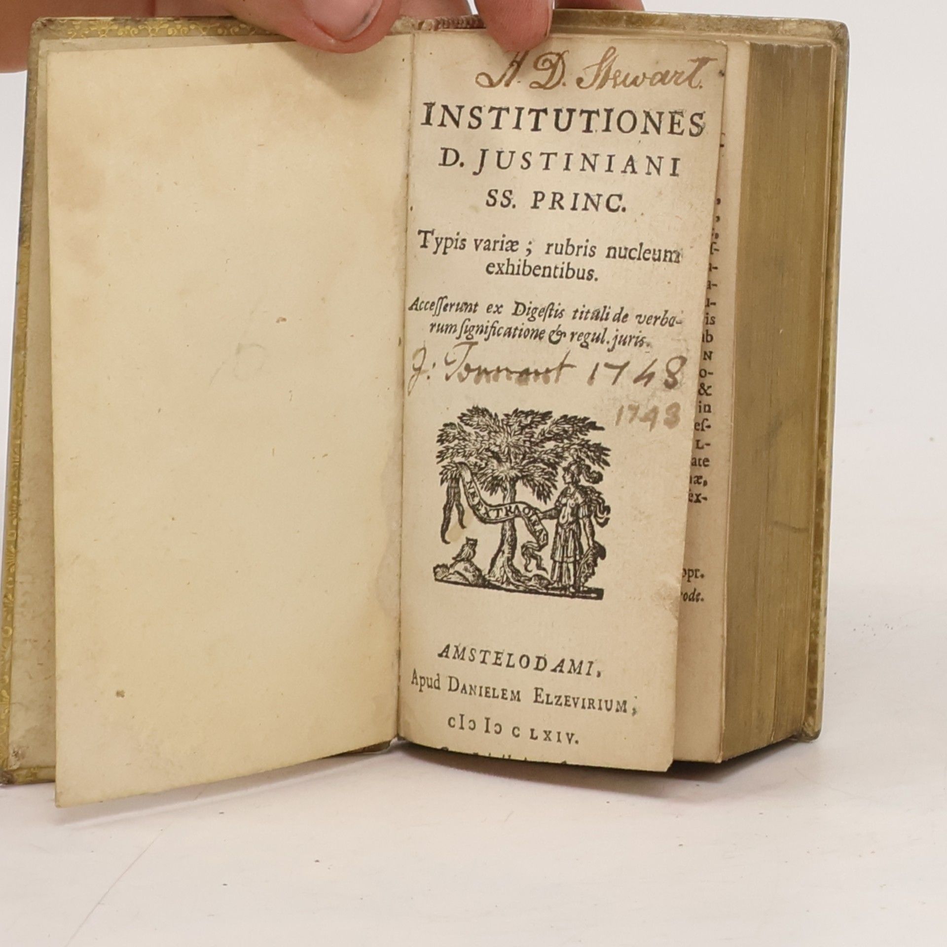 Kolektív autorov Institutiones d. Justiniani SS. Princ. Typis variae