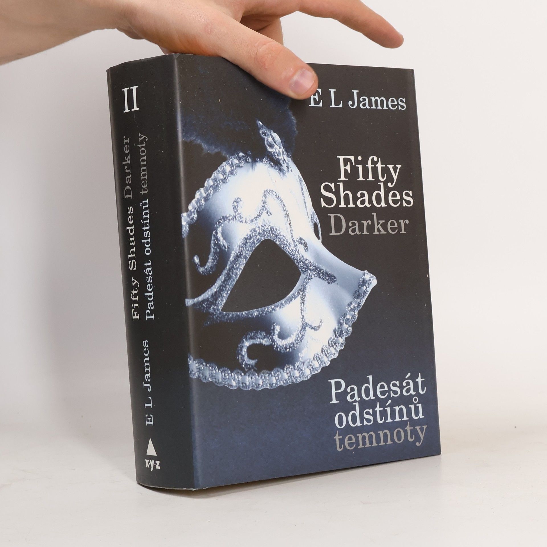 E. L. James Padesát odstínů temnoty