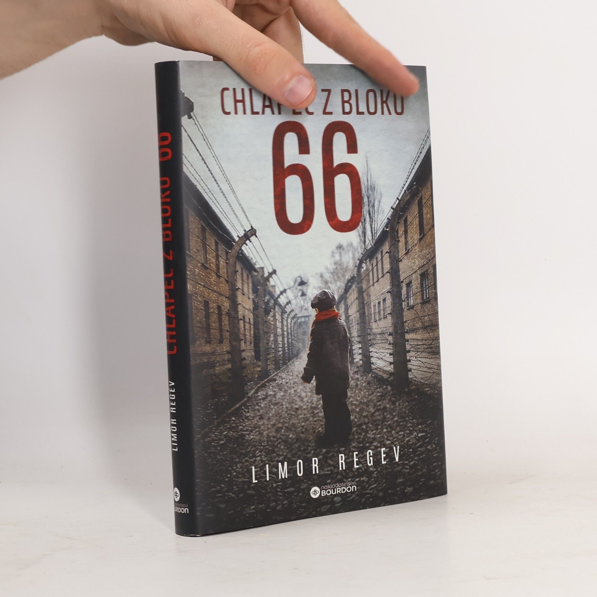 Limor Regev Chlapec z bloku 66
