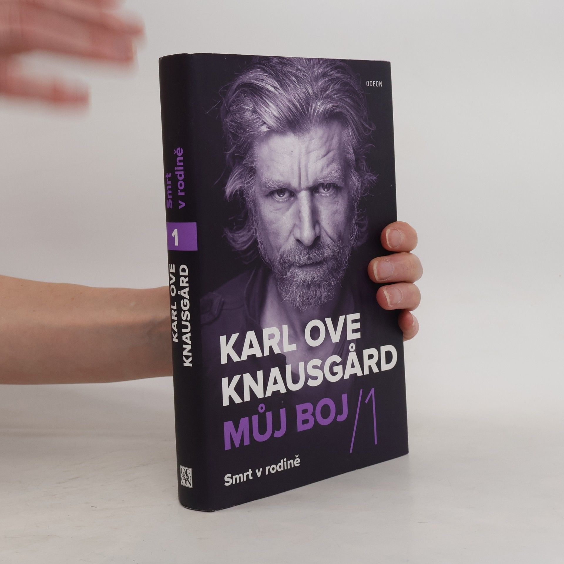 Karl Ove Knausgaard Můj boj. 1, Smrt v rodině