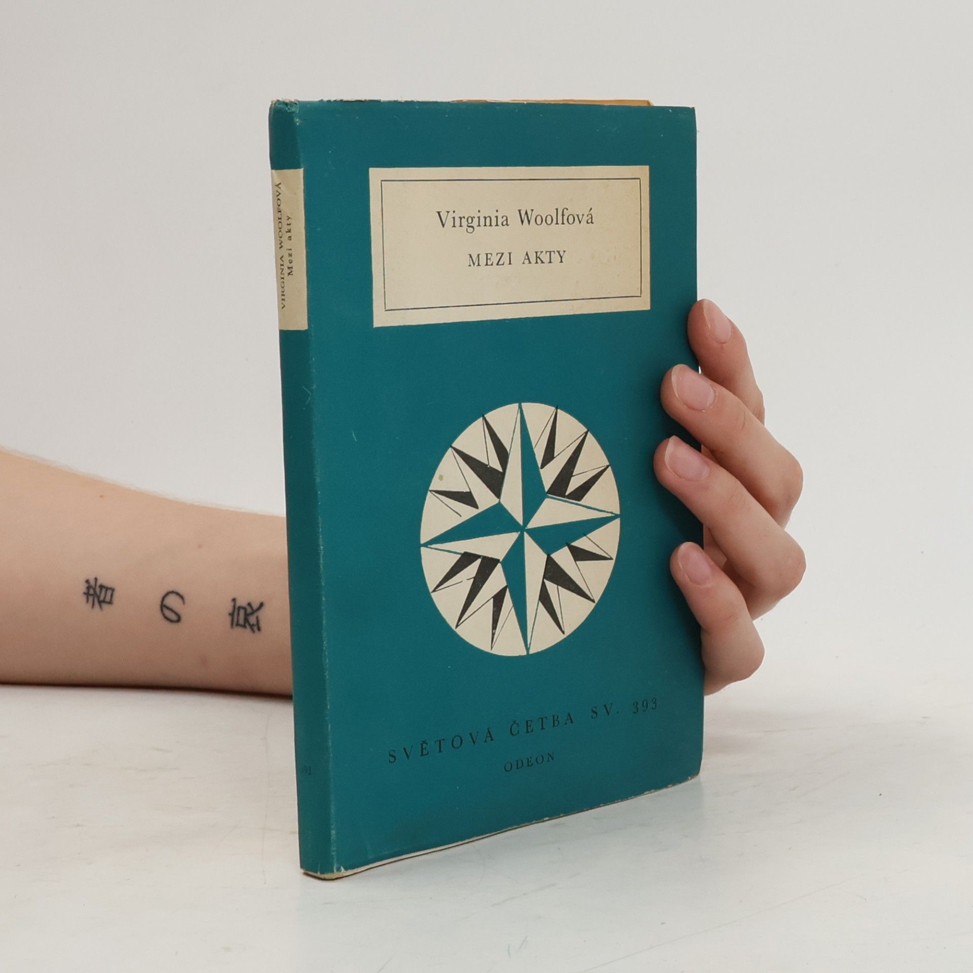 Virginia Woolf Mezi akty