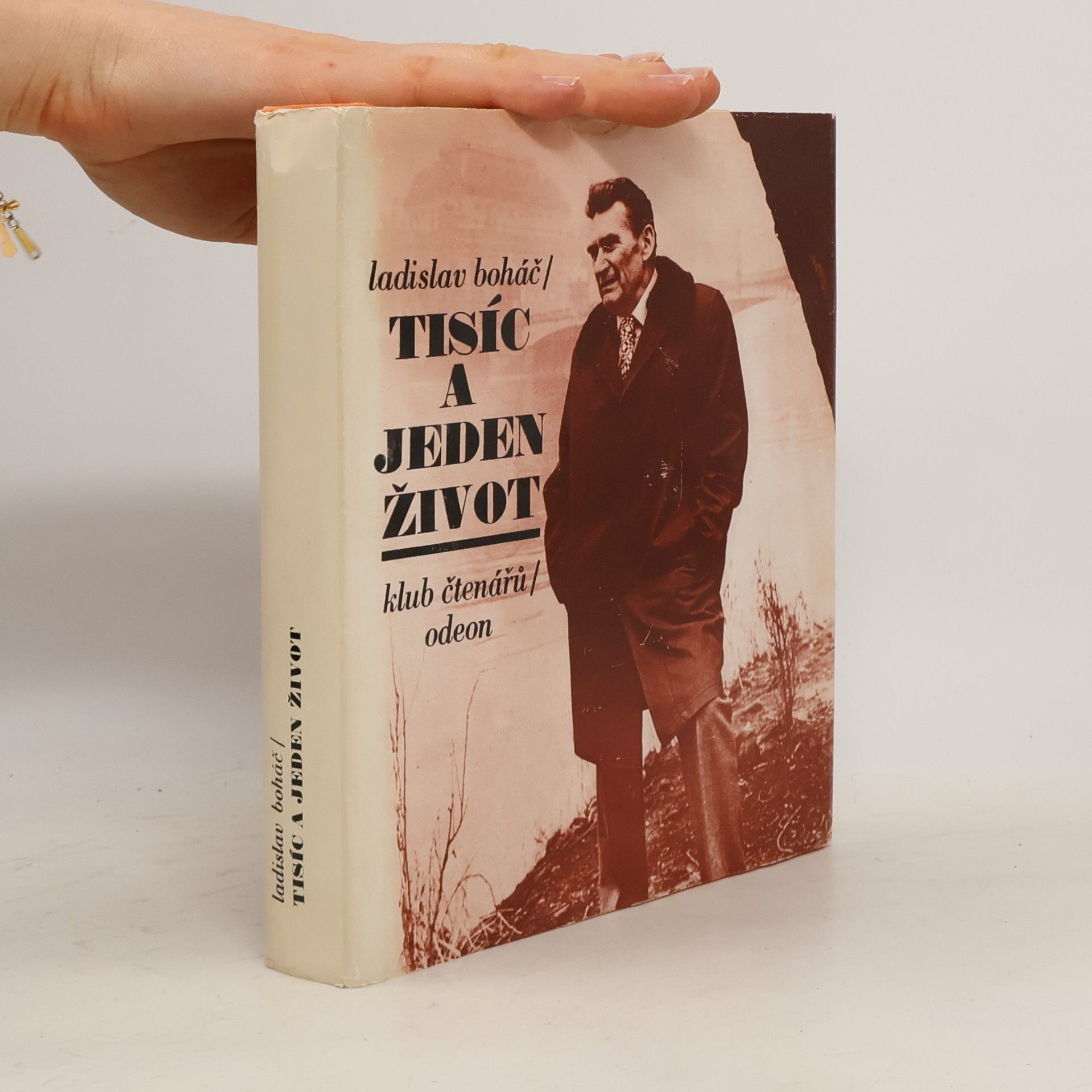 Tisíc a jeden život