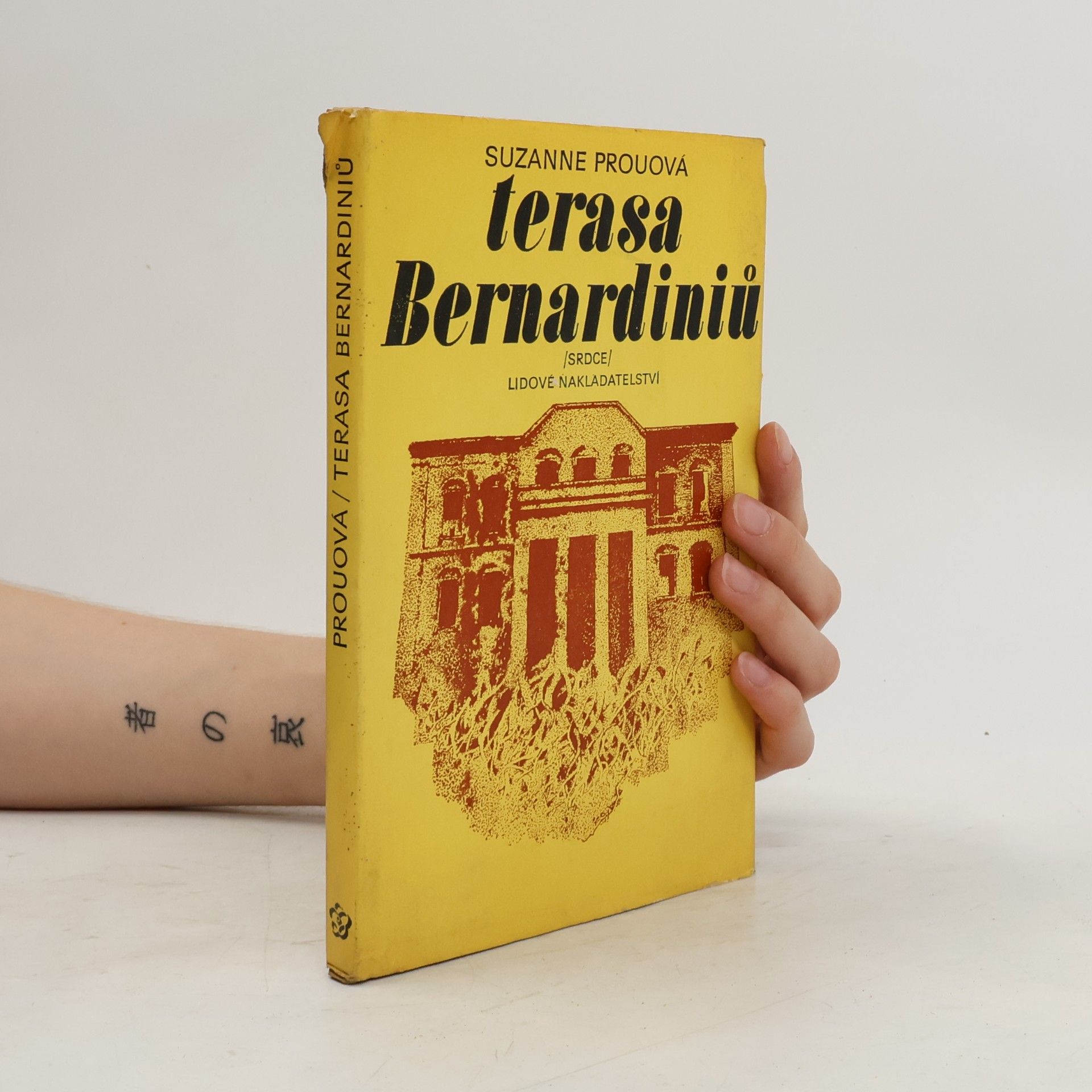 Suzanne Prou Terasa Bernardiniů